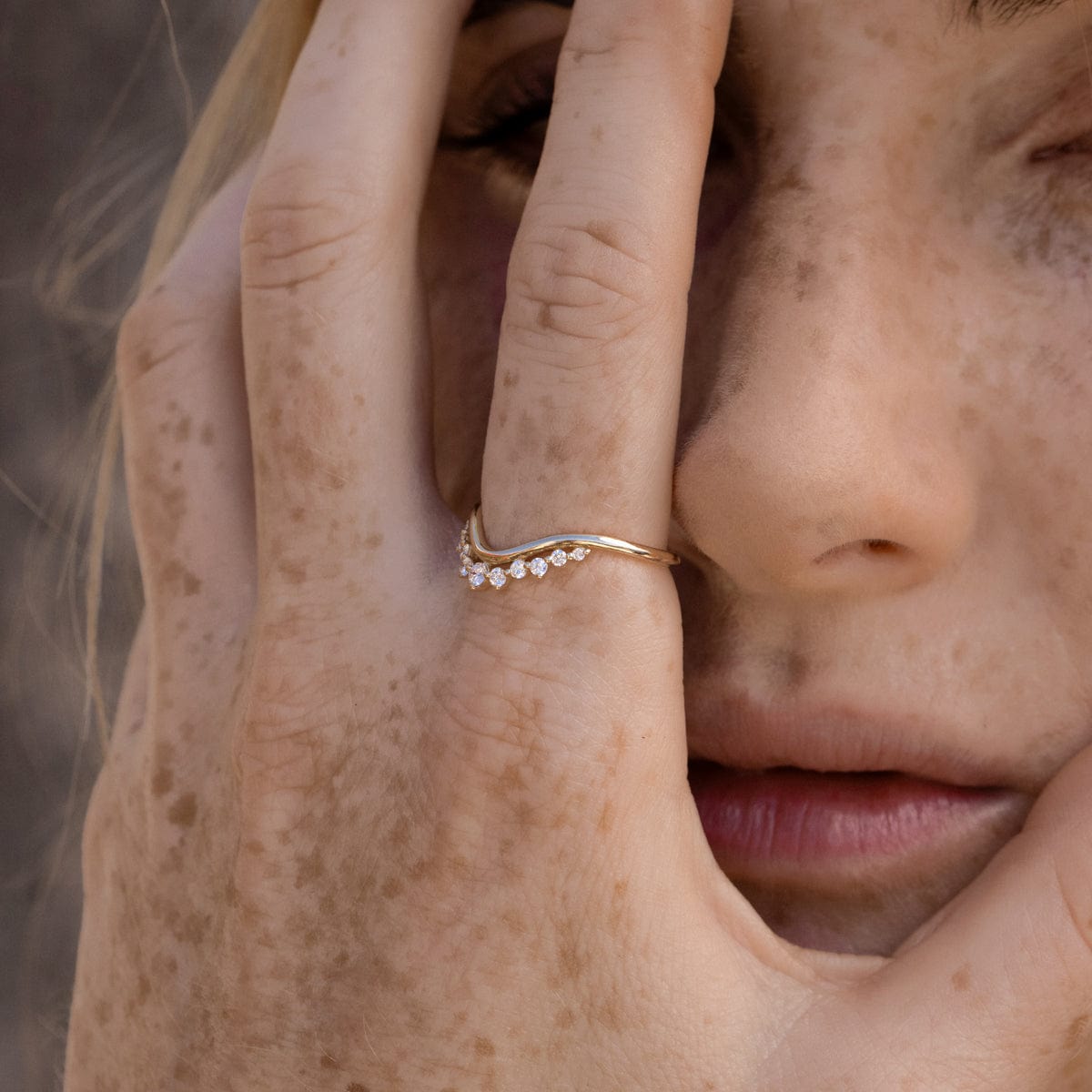 Elegant Grand Diamond Arch Ring for Women - Perfect for Weddings, Anniversaries & Special Occasions