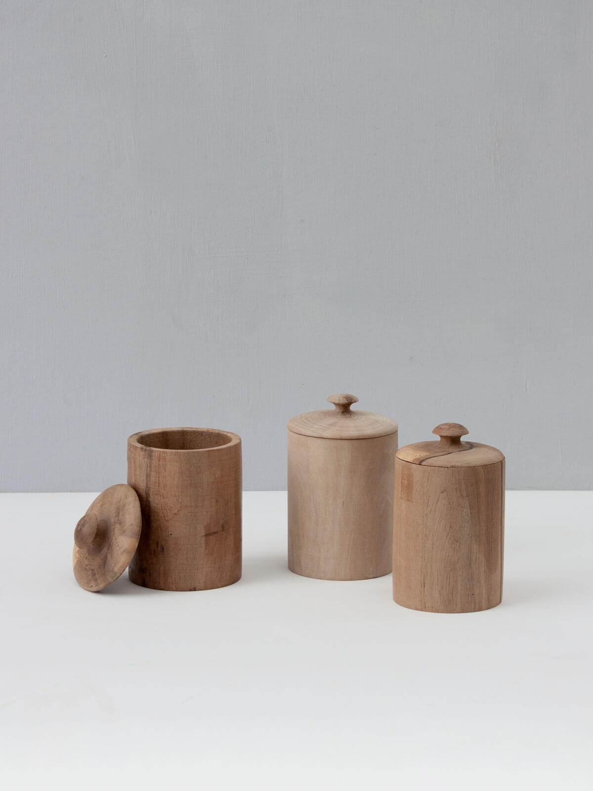 Handcrafted Walnut Wood Lidded Pot with Airtight Seal - Premium Kitchen Storage Container for Spices, Tea & Coffee | Eco-Friendly Home Decor & Gift Idea