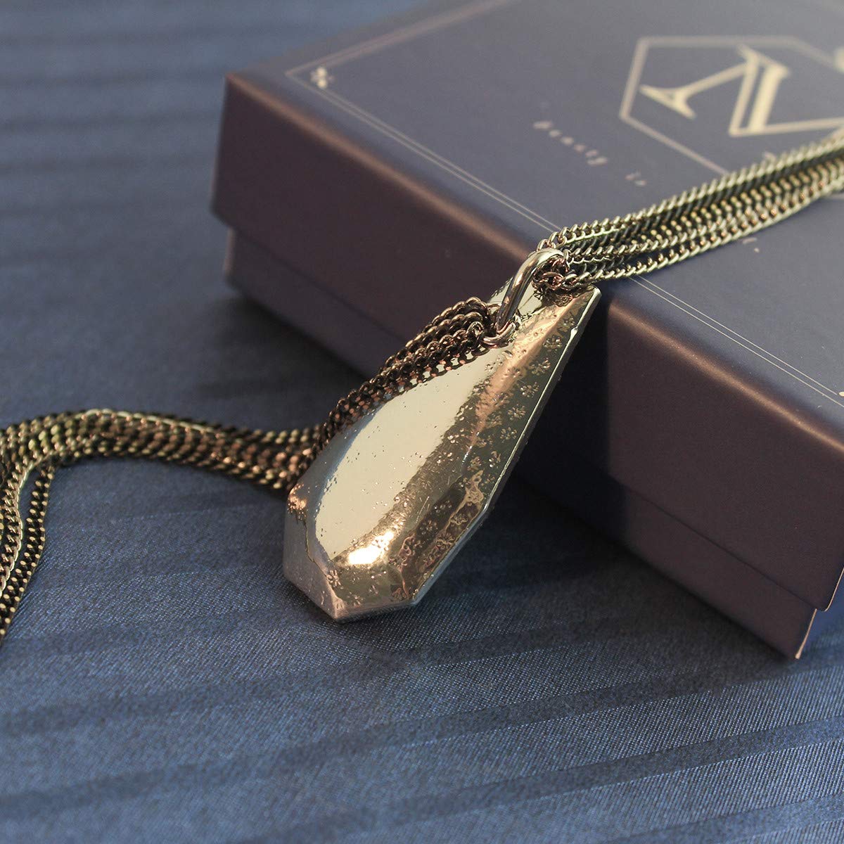 Elegant Women's Mecool Crystal Pendant Necklace for Parties & Gifts