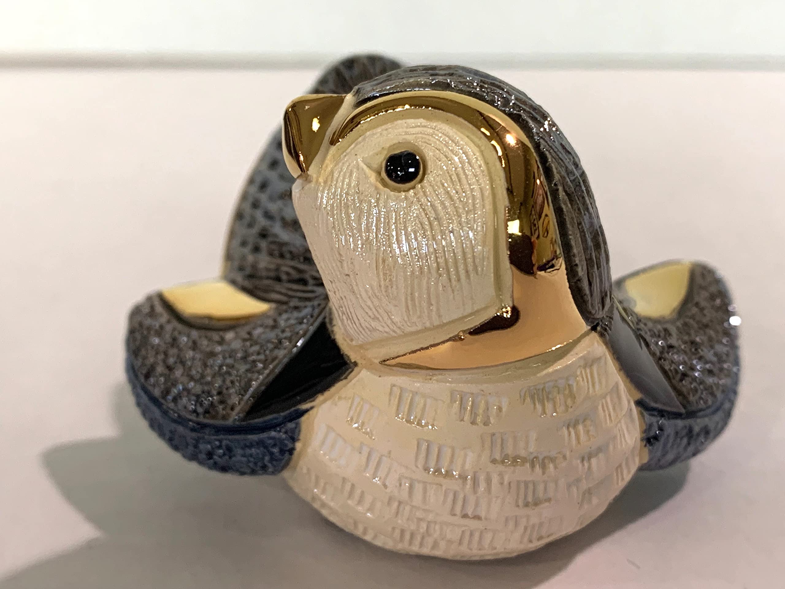 De Rosa Handmade Sculpted Ceramic Baby Penguin Sliding Figurine - Cute Collectible Animal Decor for Home, Office & Nursery - Perfect Gift for Penguin Lovers & Family Collections
