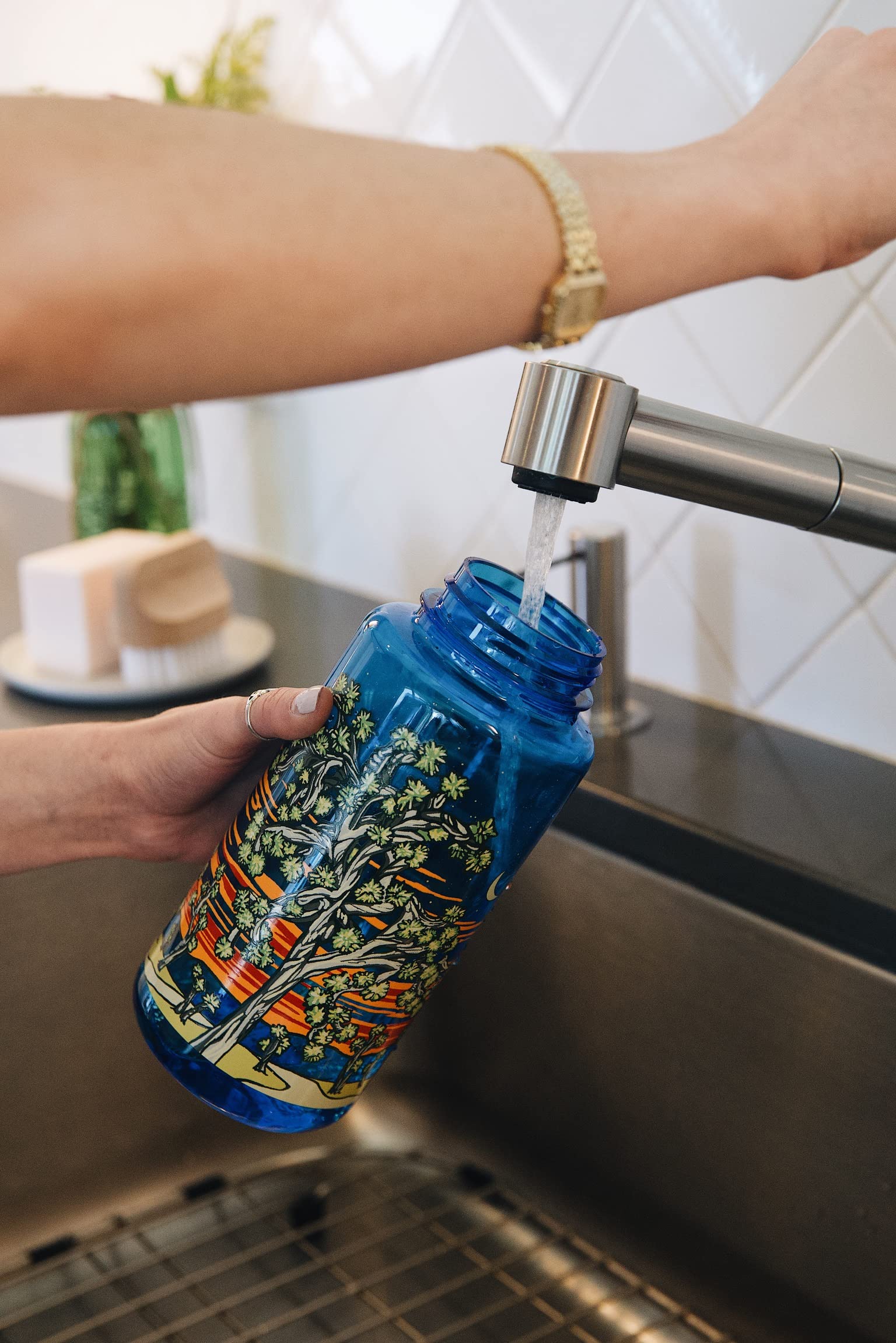 Epic Water Filters Nalgene OG Water Bottle with Built-in Filter | 32oz BPA-Free Water Bottle | Removes 99.99% of Tap Water Contaminants & PFAS | Made in USA | Perfect for Hiking, Camping & Outdoor Adventures
