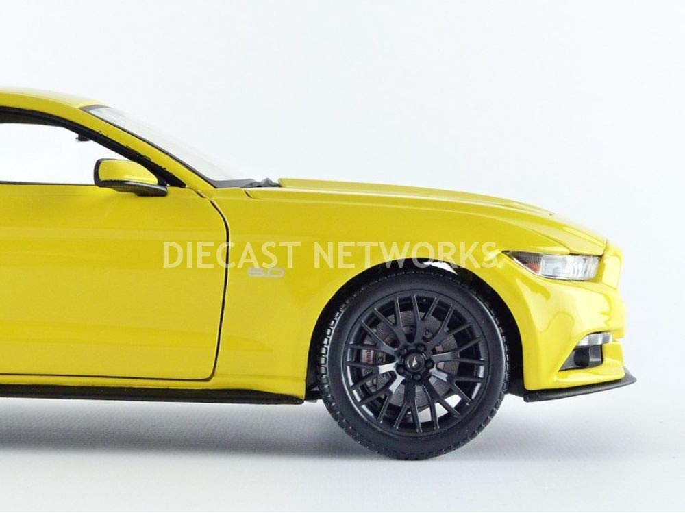 Maisto 31197Y 2015 Ford Mustang GT 1:18 Scale Diecast Model Car - Yellow - Collectible Muscle Car for Display & Racing Enthusiasts