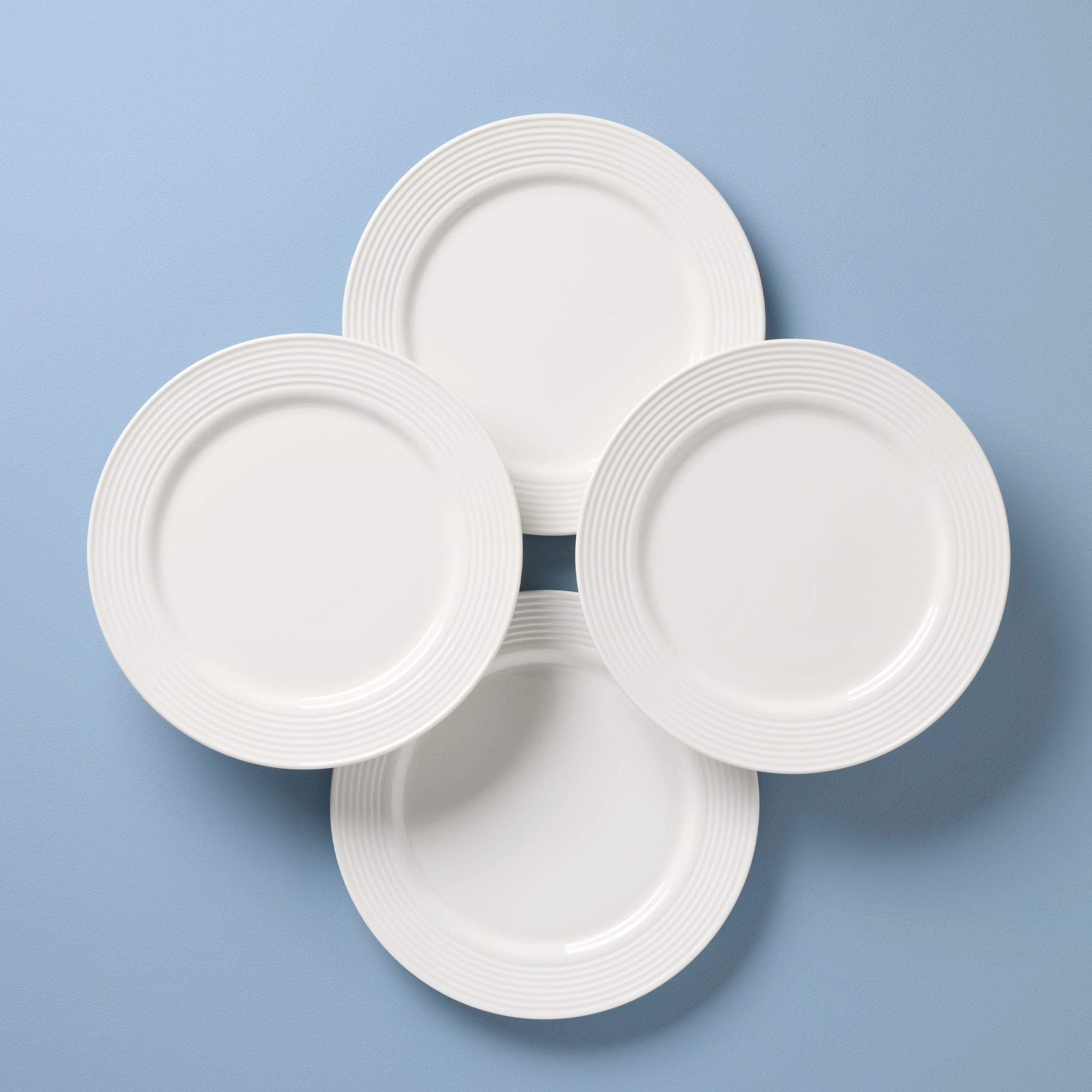 Tin Can Alley Dinner Plates Set of 4 - Vintage Style Melamine Plates for Family Dining, Picnics & Outdoor Entertaining