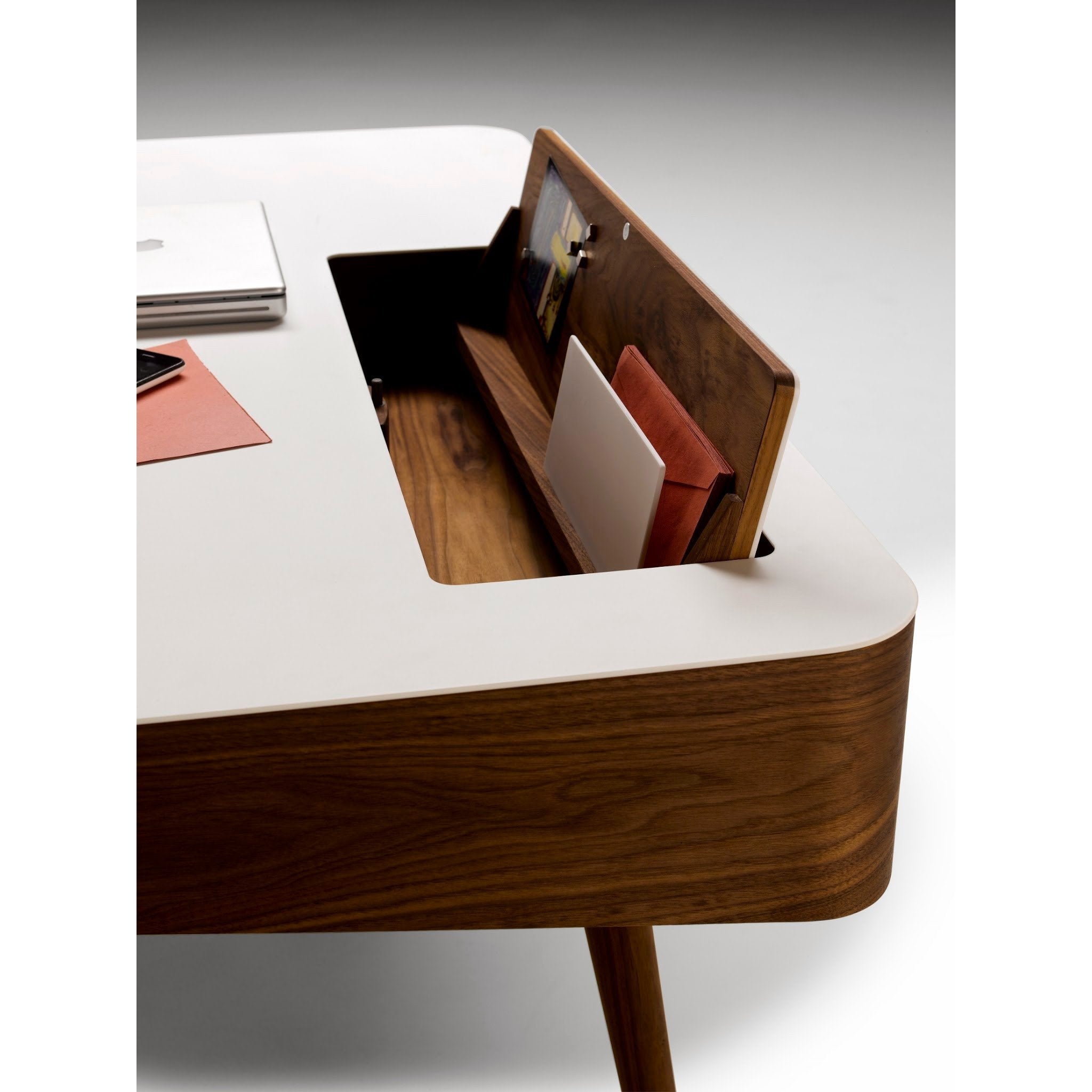 Nissen Gehl MDD AK1330 Desk - Modern Office Desk for Home & Workspace - Perfect for Remote Work, Study & Small Spaces