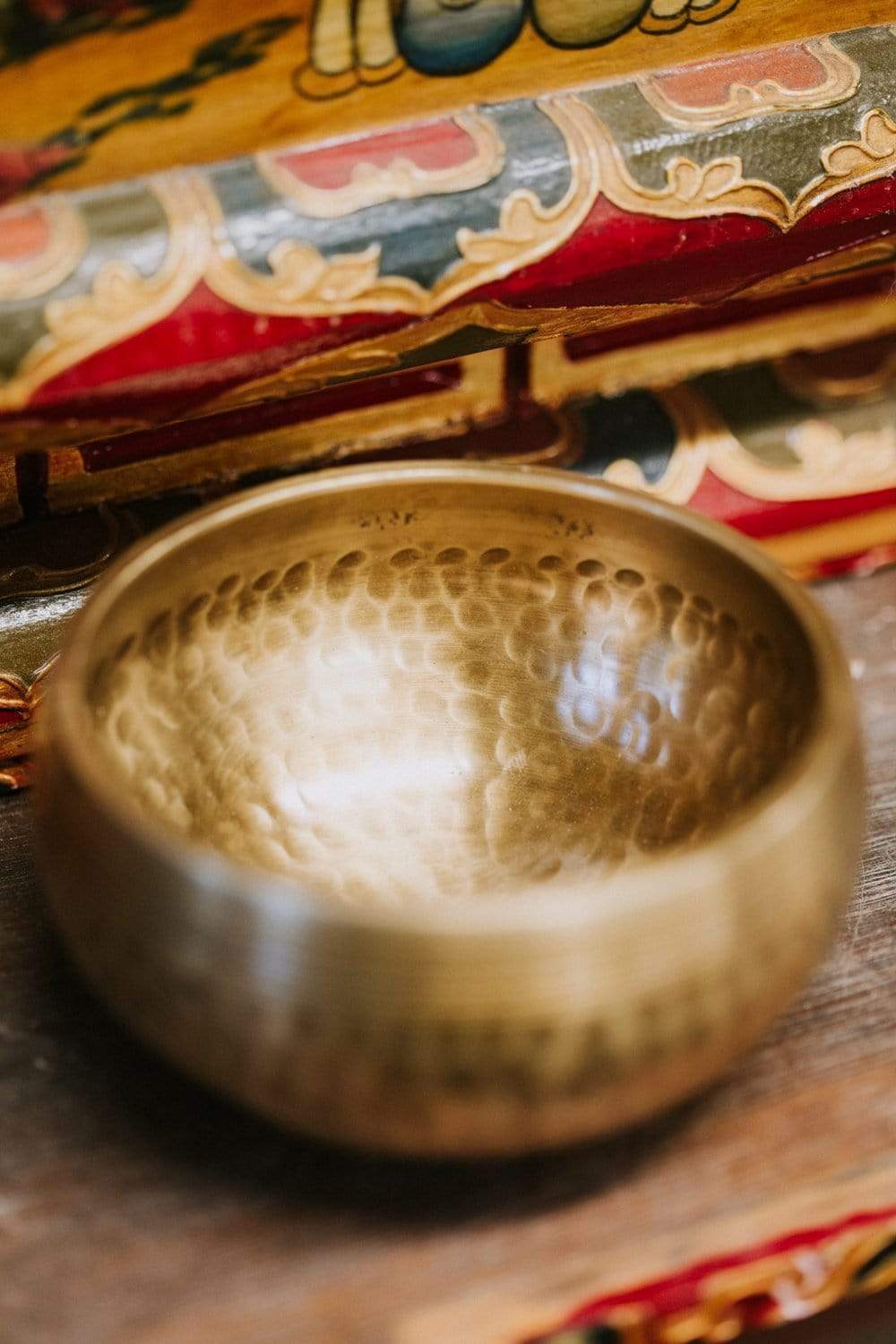 Authentic Hand-Hammered Tibetan Singing Bowl Set for Meditation, Yoga & Sound Healing - Premium Quality Metal Chakra Bowl with Wooden Mallet and Cushion