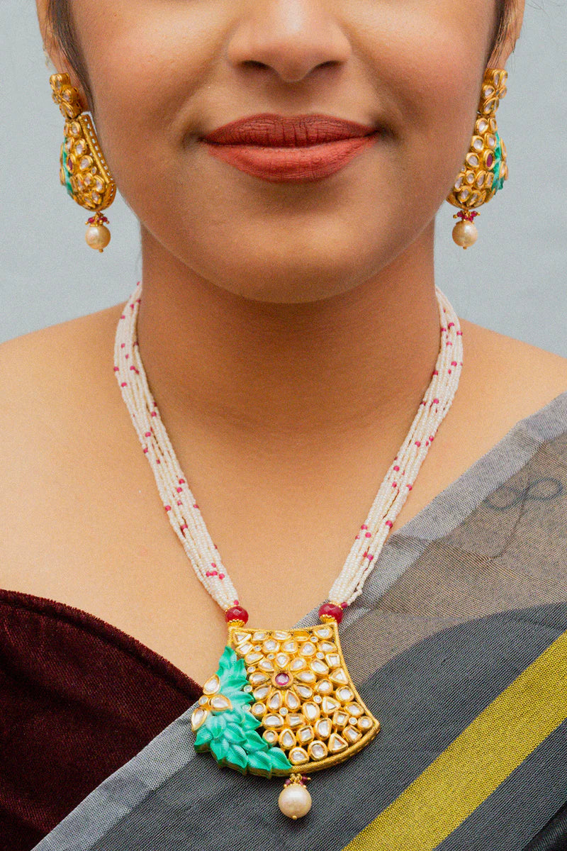 Elegant Gold Plated Royal Kundan Necklace Set with Matching Earrings | Indian Bridal Jewelry for Weddings & Special Occasions