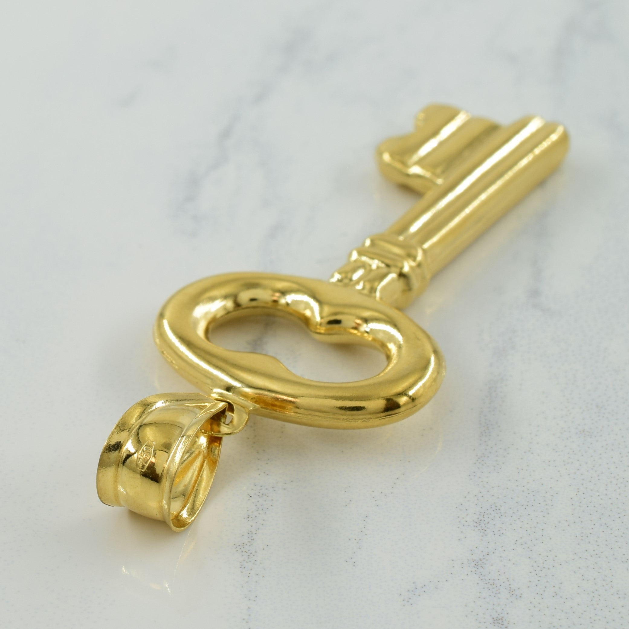 18K Yellow Gold Key Pendant Necklace for Women - Elegant Jewelry Gift for Her - Perfect for Birthdays, Anniversaries & Special Occasions
