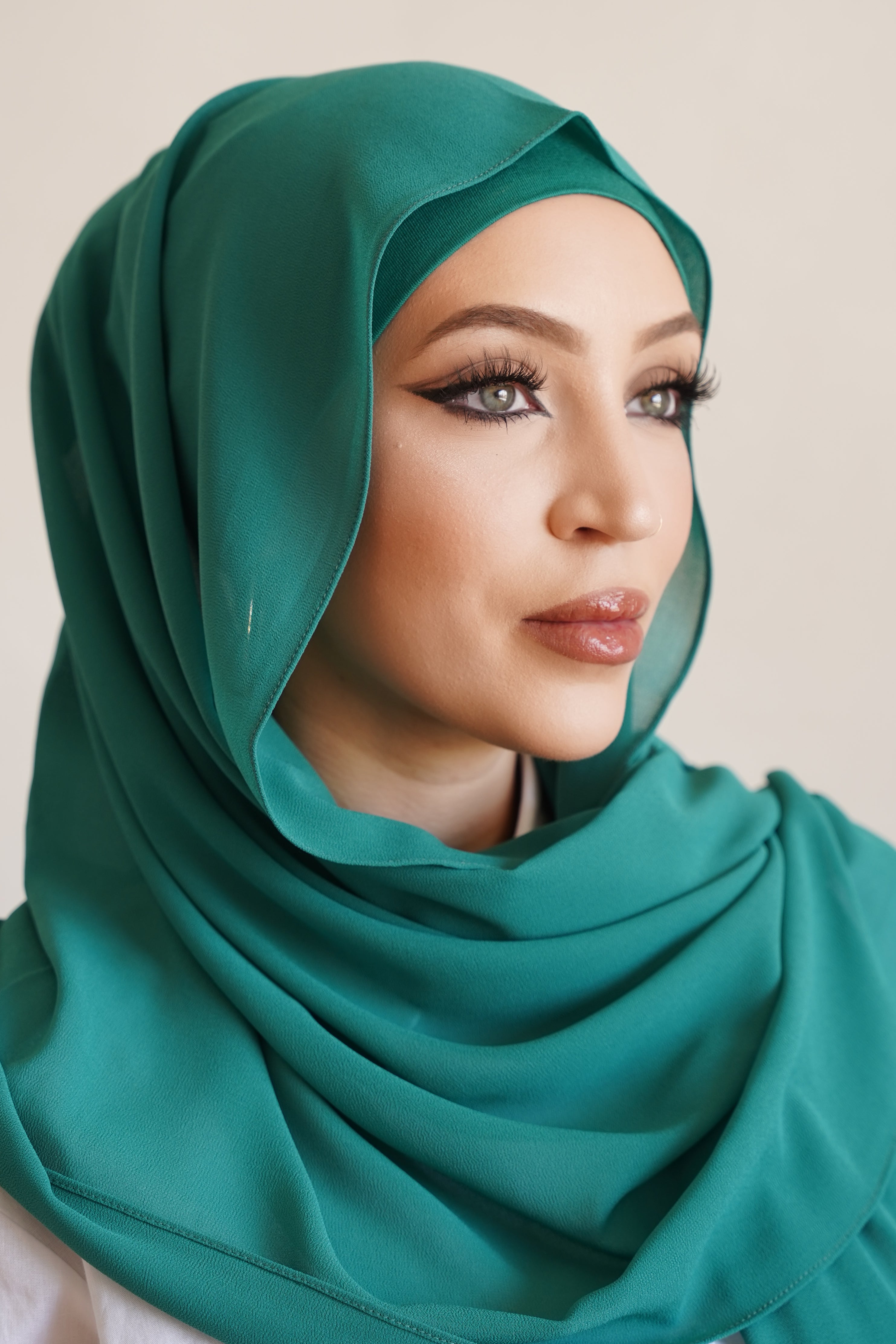 Elegant Chiffon Hijab Set Samira - Soft & Lightweight Scarf for Women - Perfect for Daily Wear, Prayer, and Special Occasions