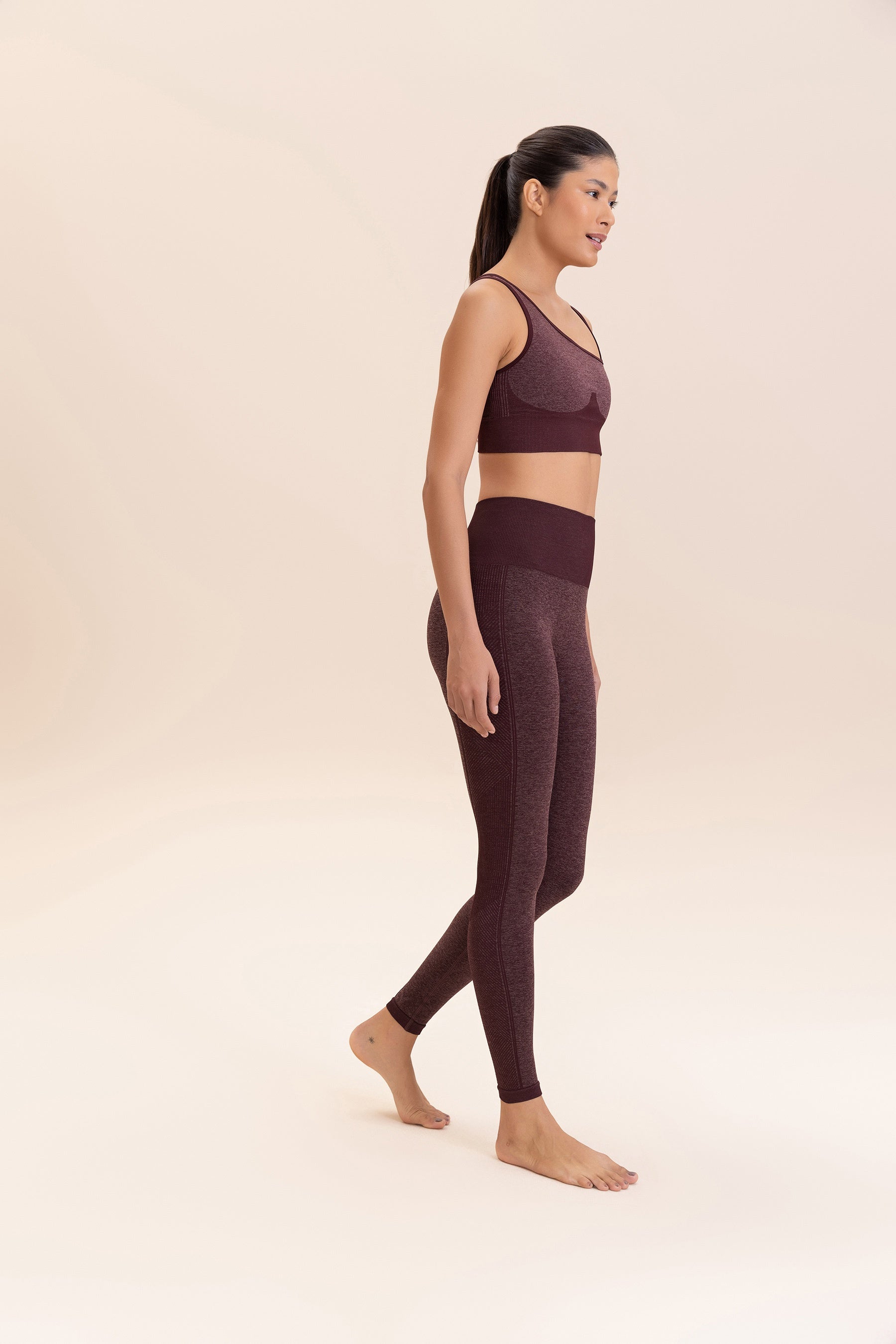 Angle Seamless Sports Bra - High Support Workout Top for Women - Perfect for Yoga, Running & Gym