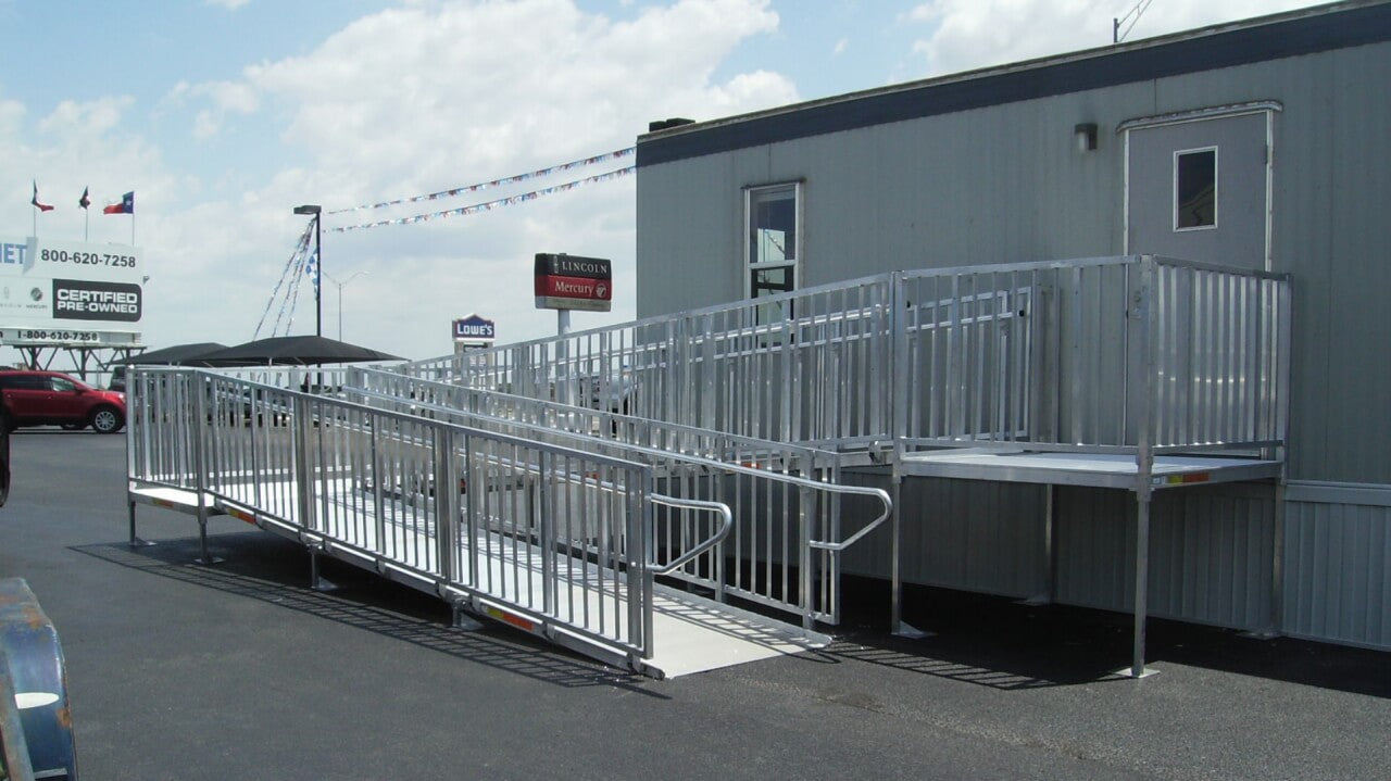 Pathway HD Modular Ramp System with Picketed Handrails - ADA Compliant Wheelchair Access Ramp for Home & Business Use - Durable Aluminum Construction for Indoor/Outdoor Accessibility Solutions
