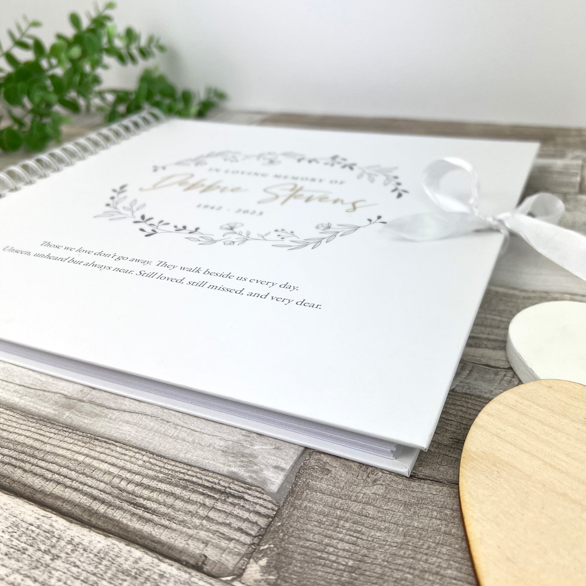 Personalized Memorial Wreath Memory Book - Condolence Guest Book for Funeral Services, Celebration of Life Events & Sympathy Gatherings - Custom Keepsake for Loved Ones