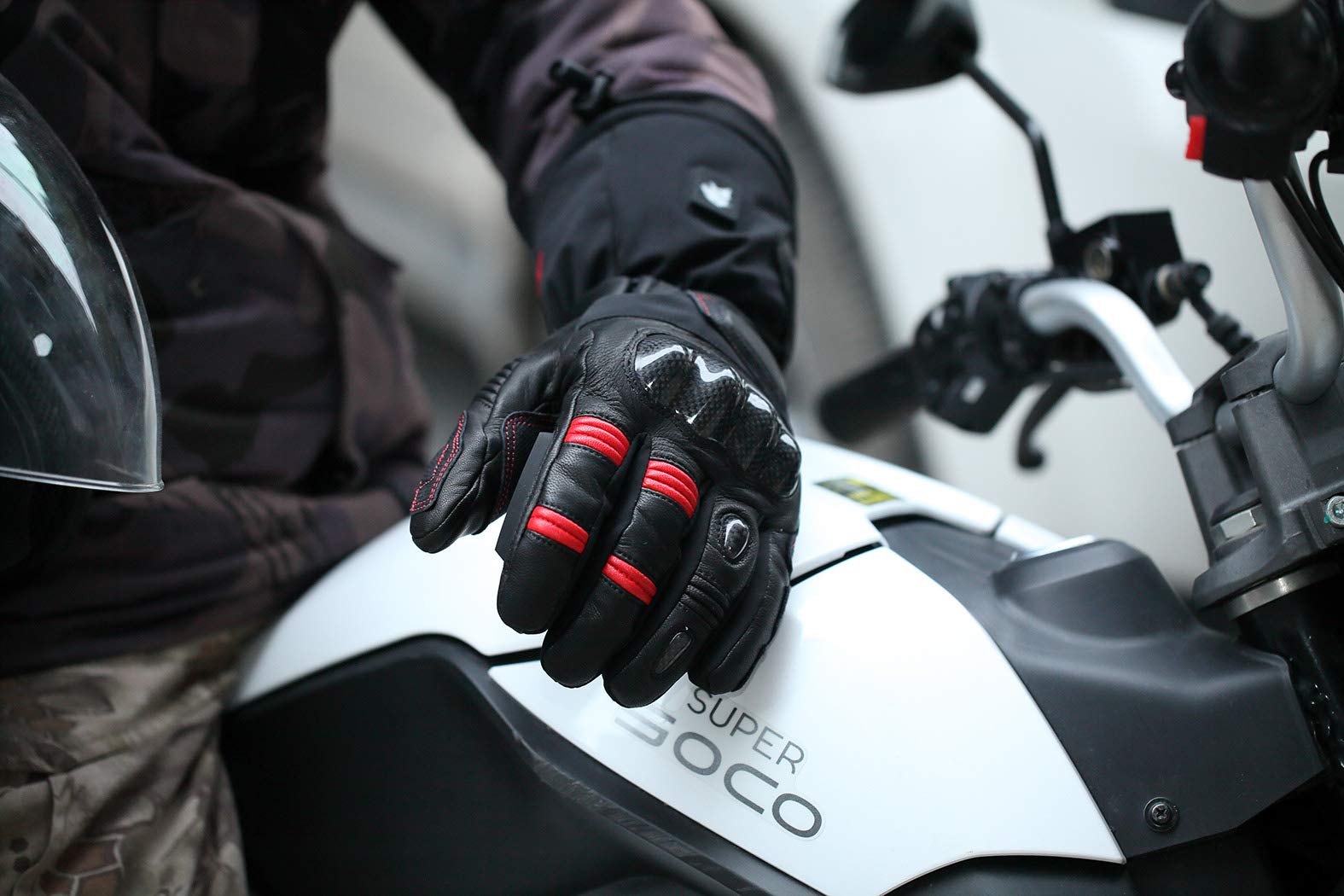 Smilodon Rechargeable Battery Heated Gloves for Men & Women - Electric Warming Winter Gloves for Skiing, Snowboarding, Hiking & Outdoor Activities