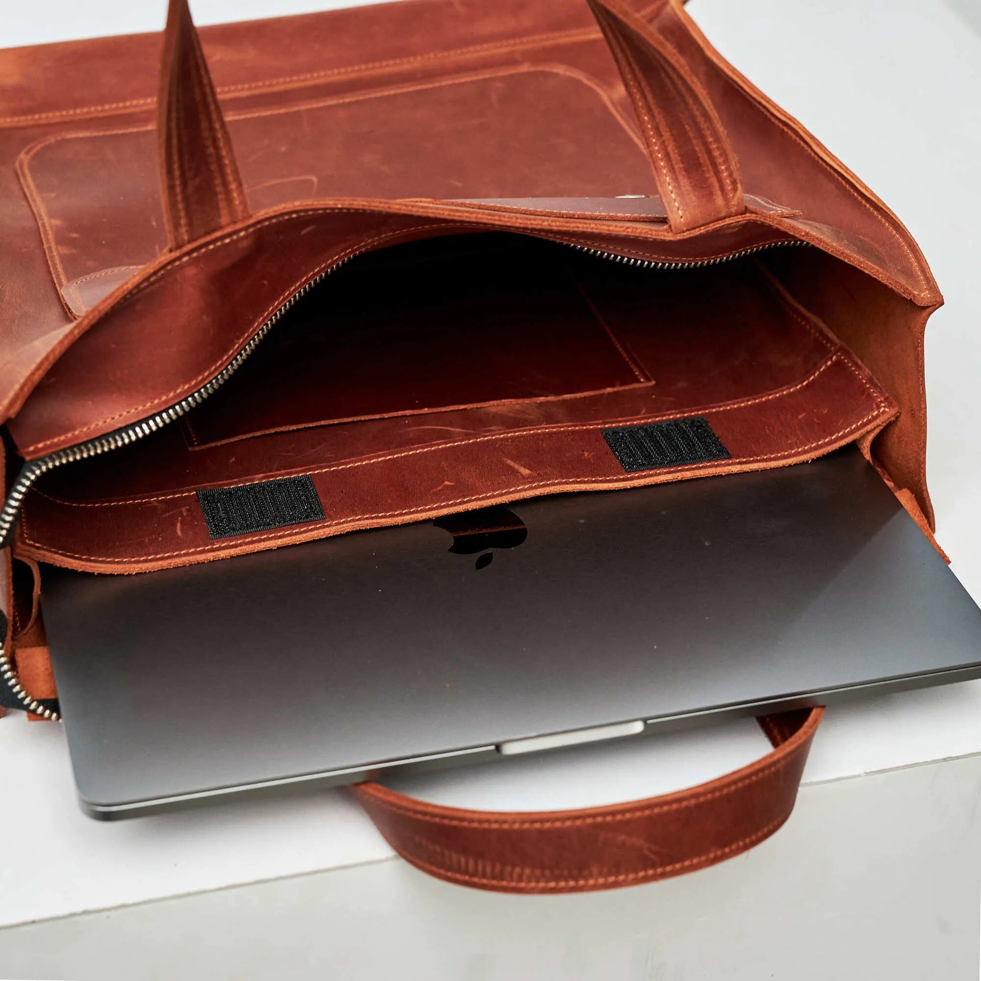 Premium Genuine Leather Messenger Bag for Women - Stylish & Durable Crossbody Shoulder Bag for Work, Travel & Everyday Use
