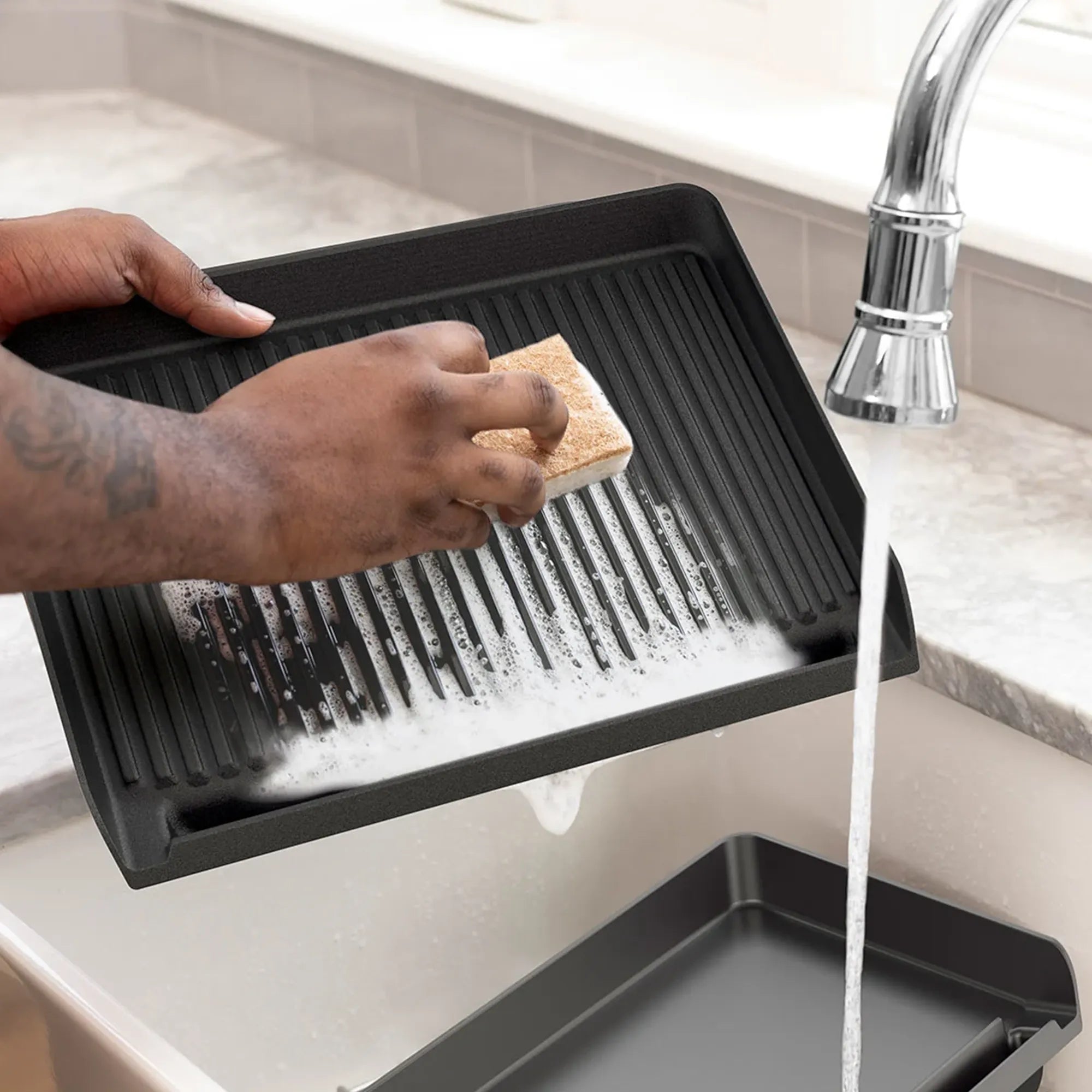 Ninja Sizzle Indoor Electric Grill with Flat Plate - Perfect for Healthy Cooking, Paninis, Steaks & Family Meals in Small Spaces