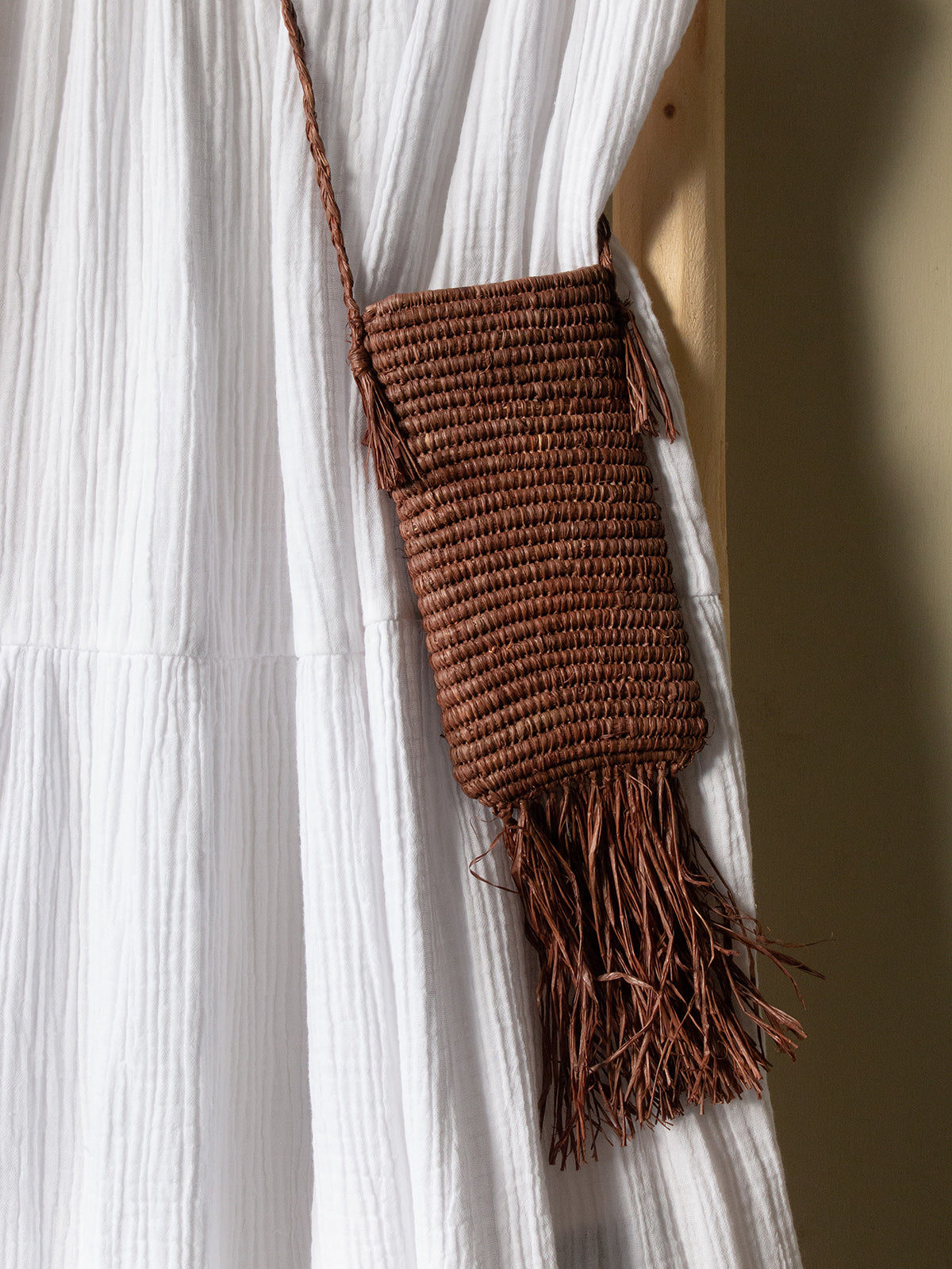Raffia Tassel Handbag - Small Woven Straw Crossbody Purse for Women | Beach Vacation, Summer Outings & Boho Fashion Accessory