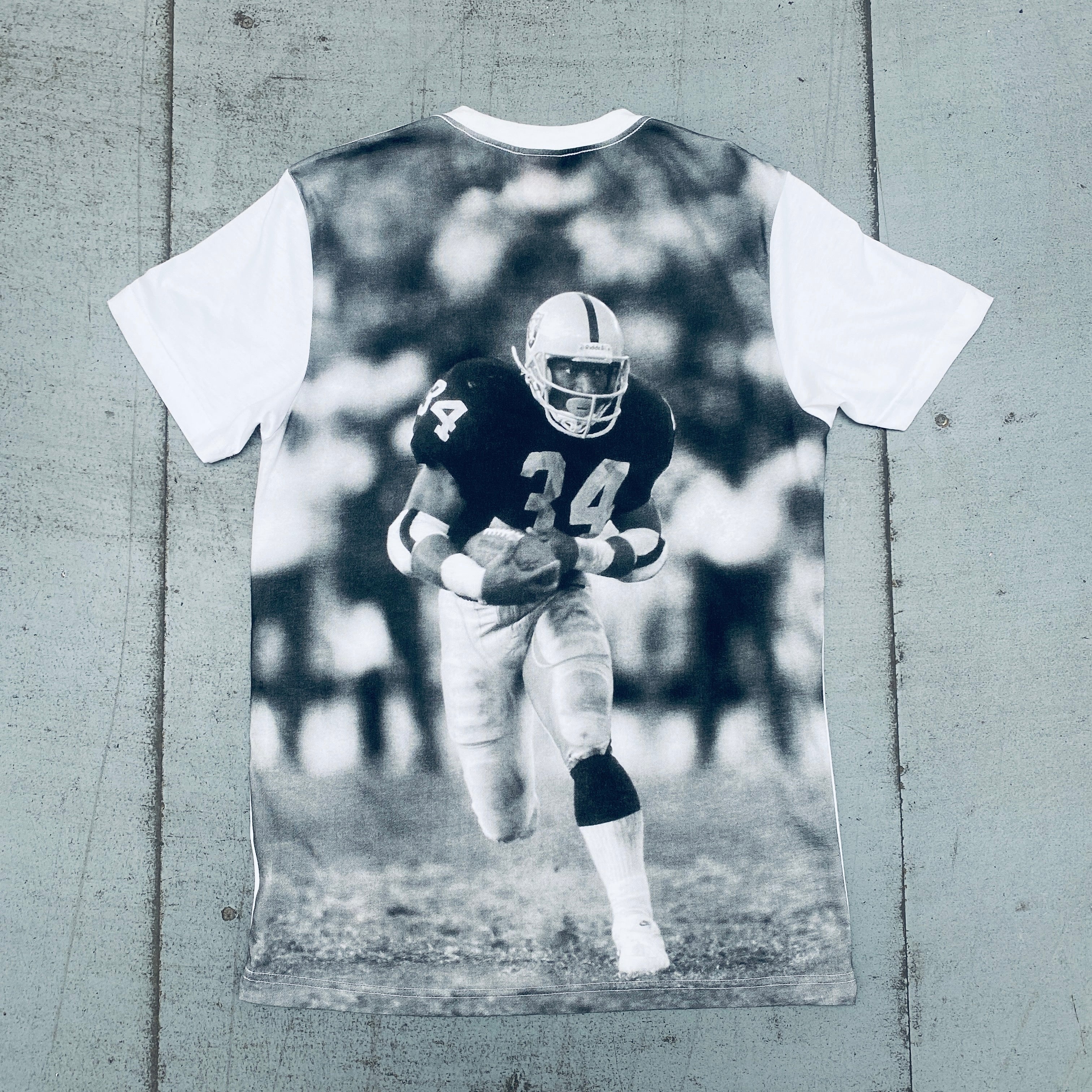 Nike Bo Jackson Vintage Graphic Tee - Los Angeles Raiders 2000s Retro T-Shirt for Men (Medium) - Perfect for Football Fans, Casual Wear, and Sports Memorabilia Collectors