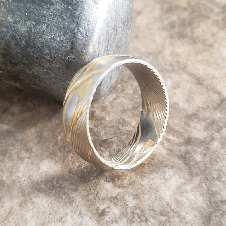 Premium Gold Damascus Steel Wedding Ring Band for Men - Durable, Elegant & Unique Handcrafted Jewelry for Engagement, Anniversary & Special Occasions