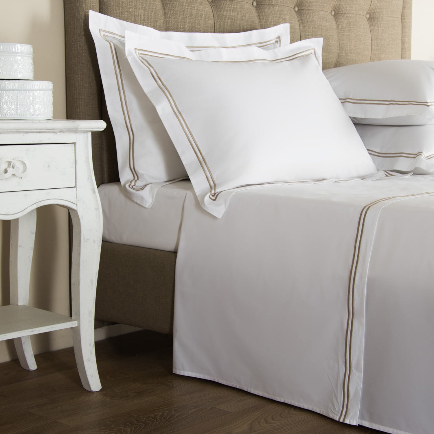 Frette Hotel Classic Sham Standard Pillowcase Set - White & Khaki - Luxury Bedding for Hotels & Home Decor