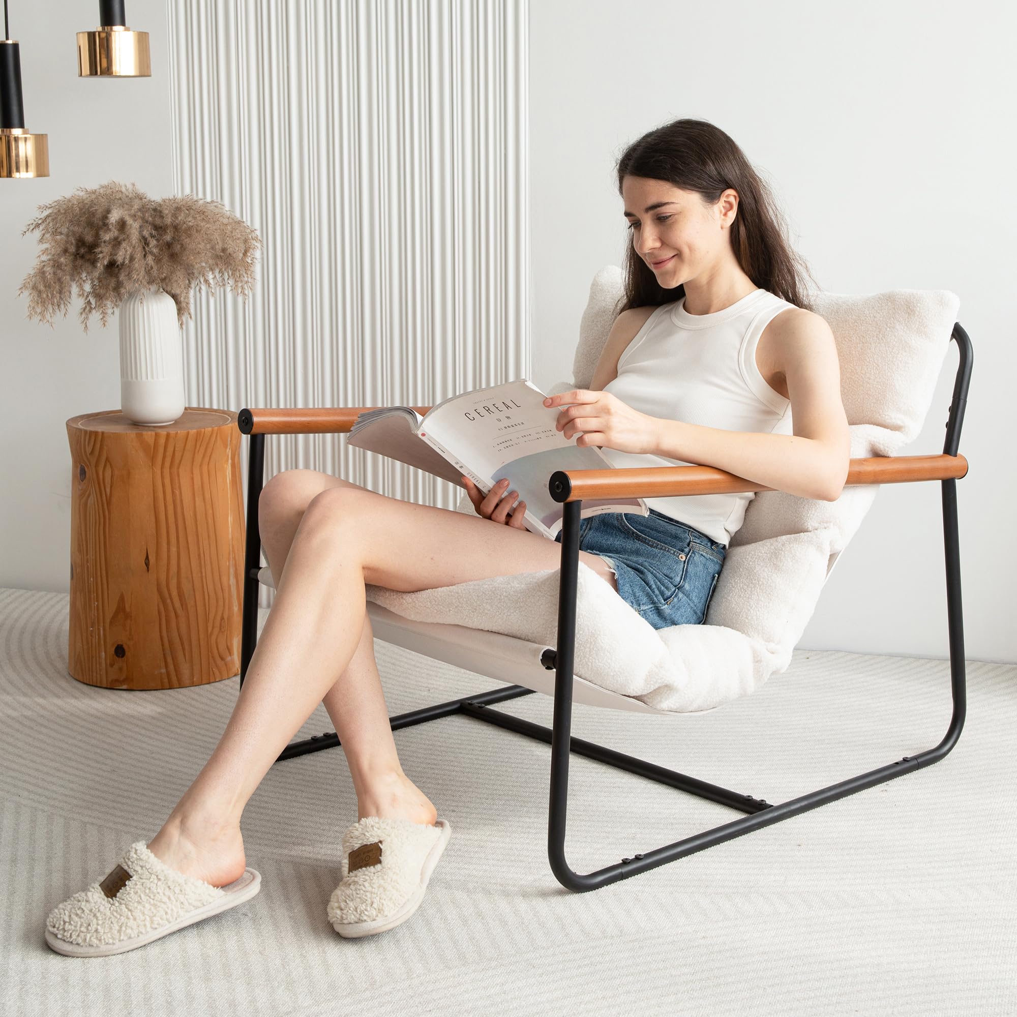 MAXYOYO Sherpa Accent Chair - Plush Boucle Armchair for Living Room, Bedroom & Reading Nook - Modern Comfortable Lounge Chair in Beige | Perfect for Cozy Home Decor, Relaxation & Small Spaces