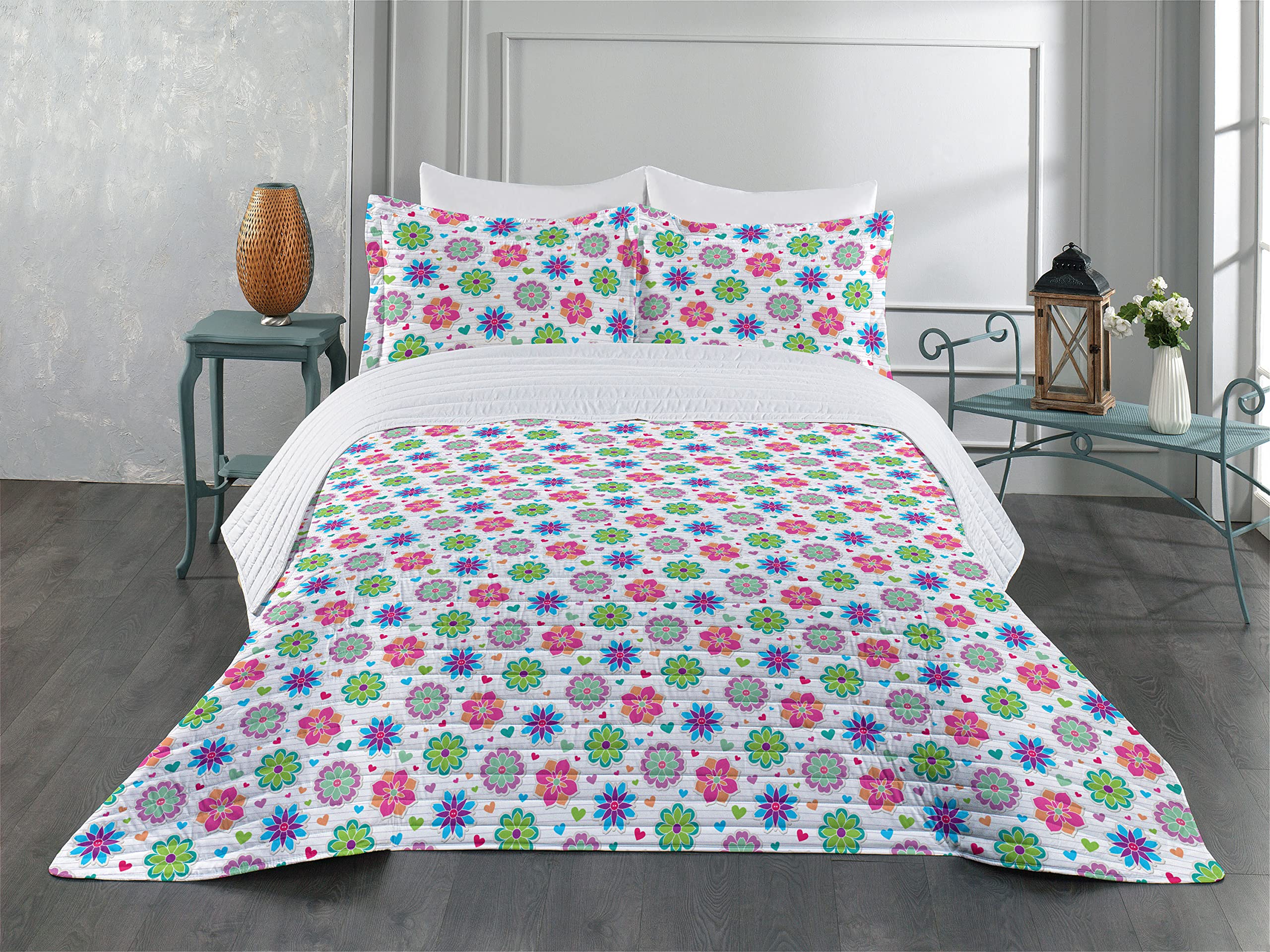 Ambesonne Retro Microfiber Bedspread Set - Vibrant Chamomile Flowers & Hearts Design, Soft King Size Bedding with Pillow Shams & Comforter | Perfect for Bohemian Bedroom Decor, Guest Room Makeover, and Cozy Home Styling