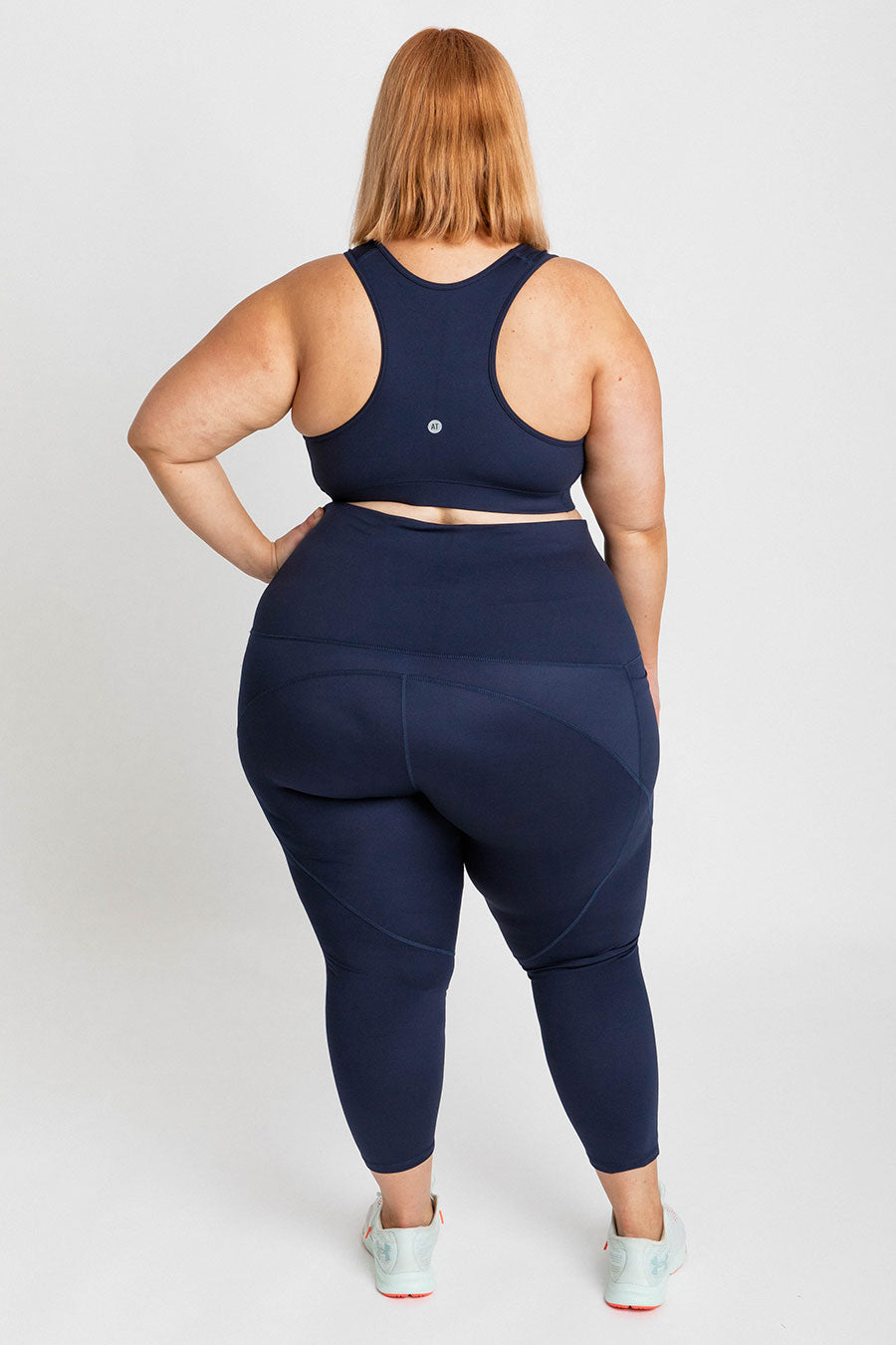 Training Pocket Move 7/8 Legging in Navy - High-Performance Workout Leggings for Yoga, Running & Gym