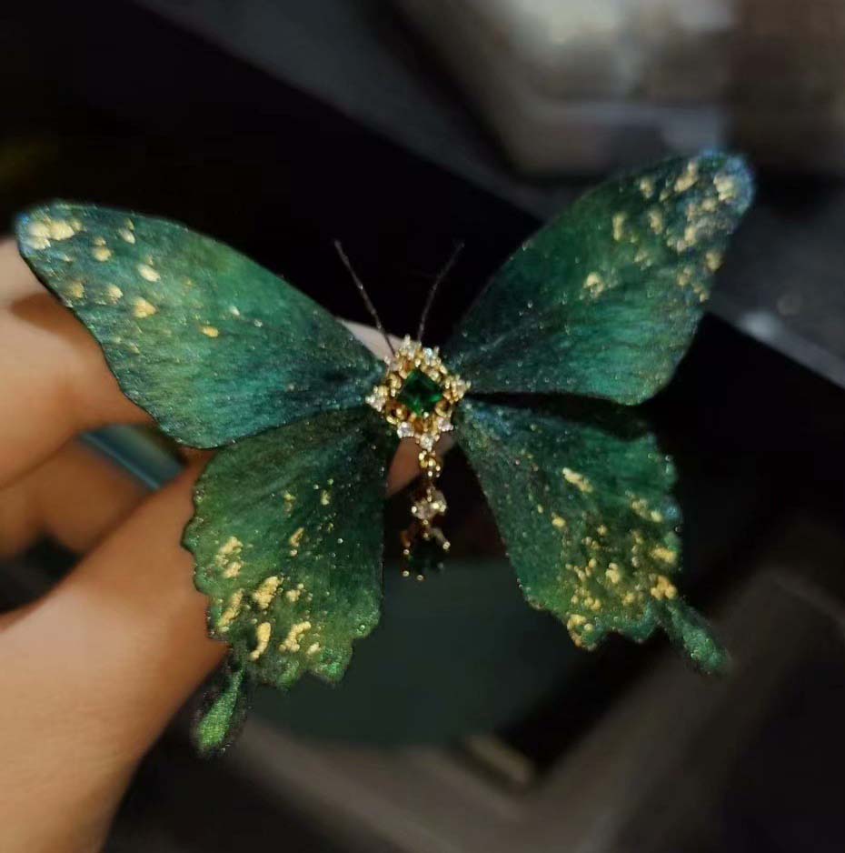 Exquisite Silk Butterfly Brooch - Handcrafted Floral Pin for Women | Elegant Accessory for Weddings, Parties & Special Occasions