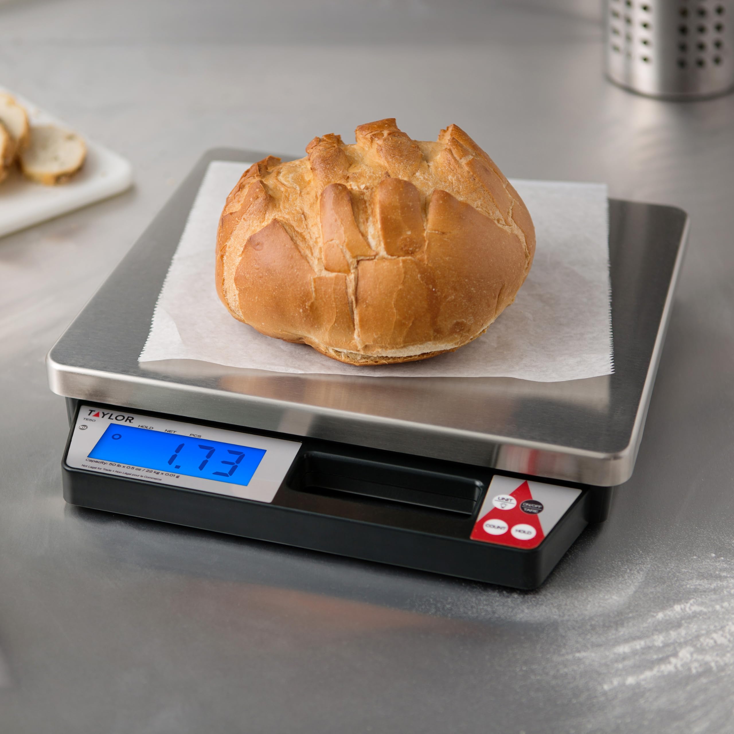 Taylor TE50 50lb Digital Food Scale with Handle - Stainless Steel Commercial Kitchen Scale for Portion Control, Inventory & Postal Weighing | Tare & Hold Functions | NSF Certified | Ideal for Restaurants, Bakeries & Shipping Businesses
