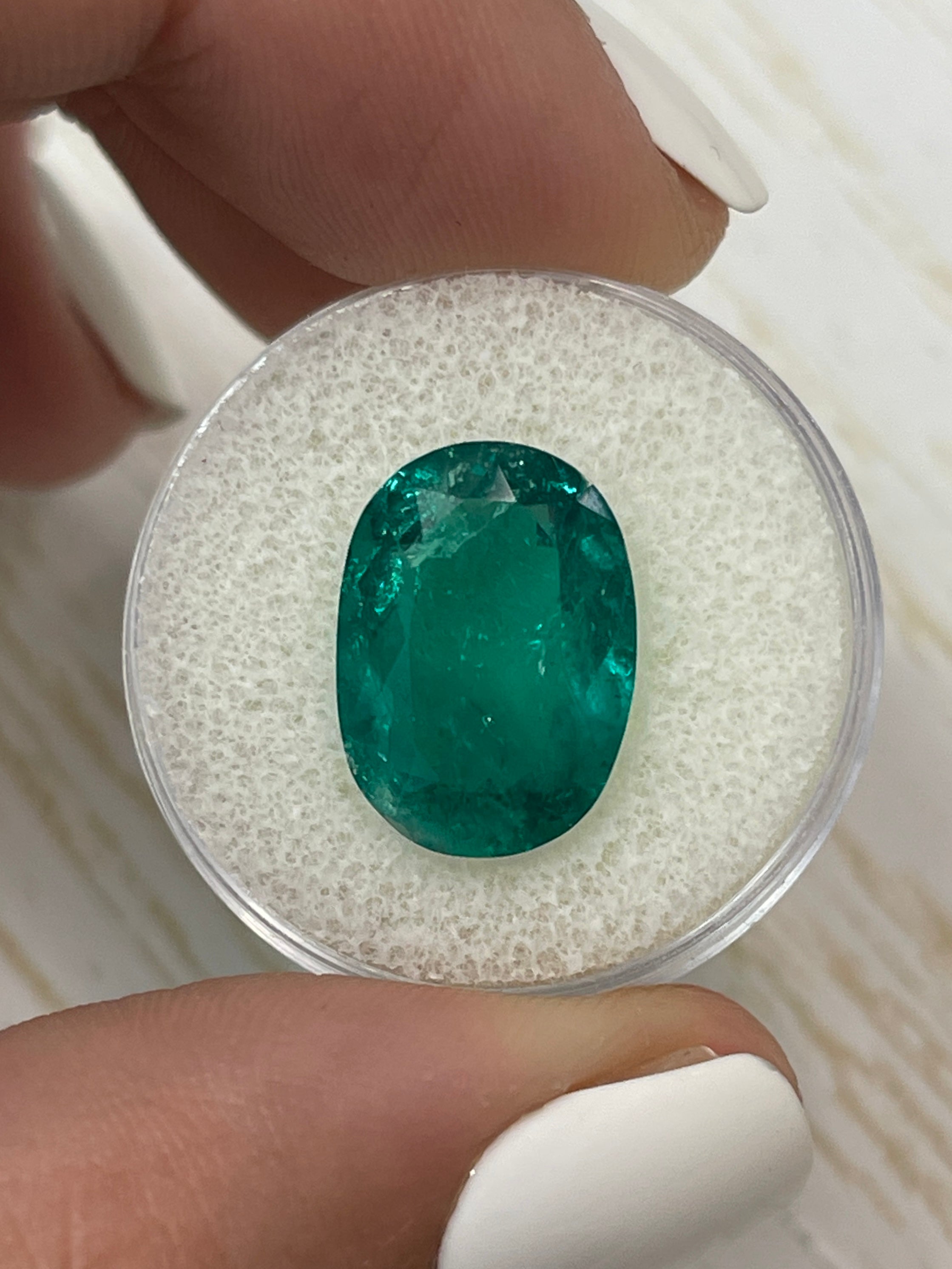 7.22 Carat 15.5x11mm Vivid Muzo Green Natural Loose Colombian Emerald Gemstone - Oval Cut for Jewelry Making, Engagement Rings & Luxury Collections