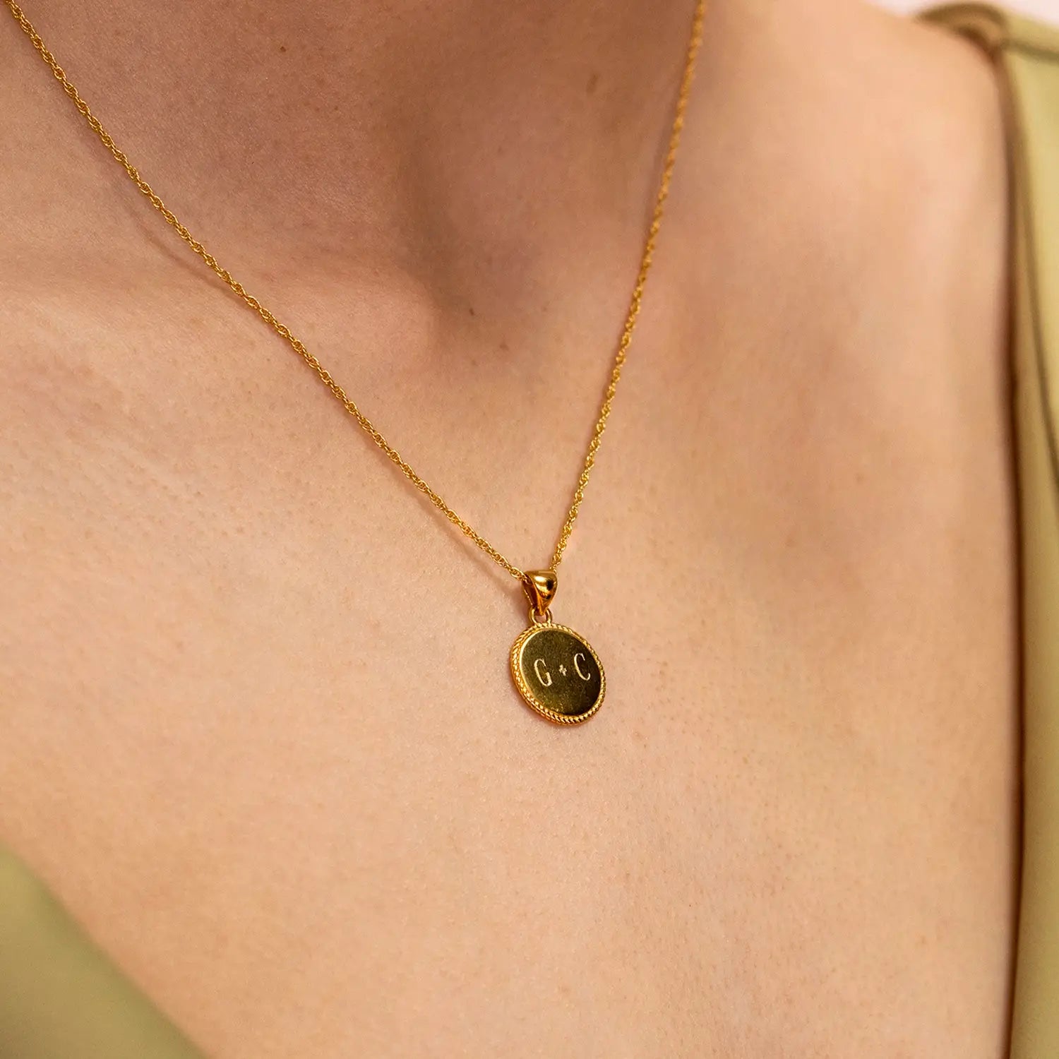 Personalized Engravable Disc Necklace in 14K Gold - Perfect for Anniversary Gifts, Valentine's Day & Special Occasions