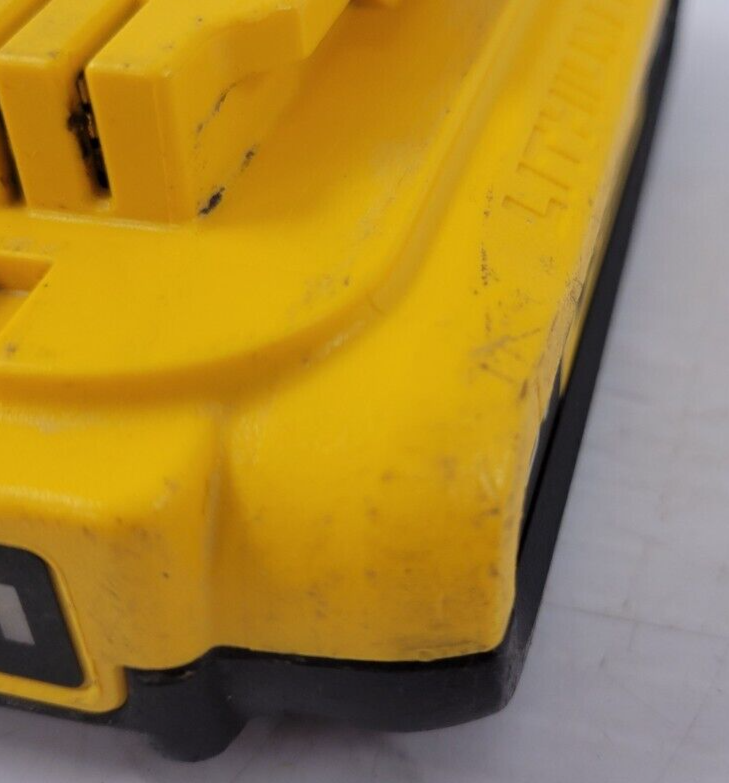 DEWALT DCB203 20V MAX Lithium-Ion Battery 2.0Ah Replacement for Power Tools - Compatible with Drills, Saws & Outdoor Equipment - Perfect for DIY Projects & Professional Construction Work