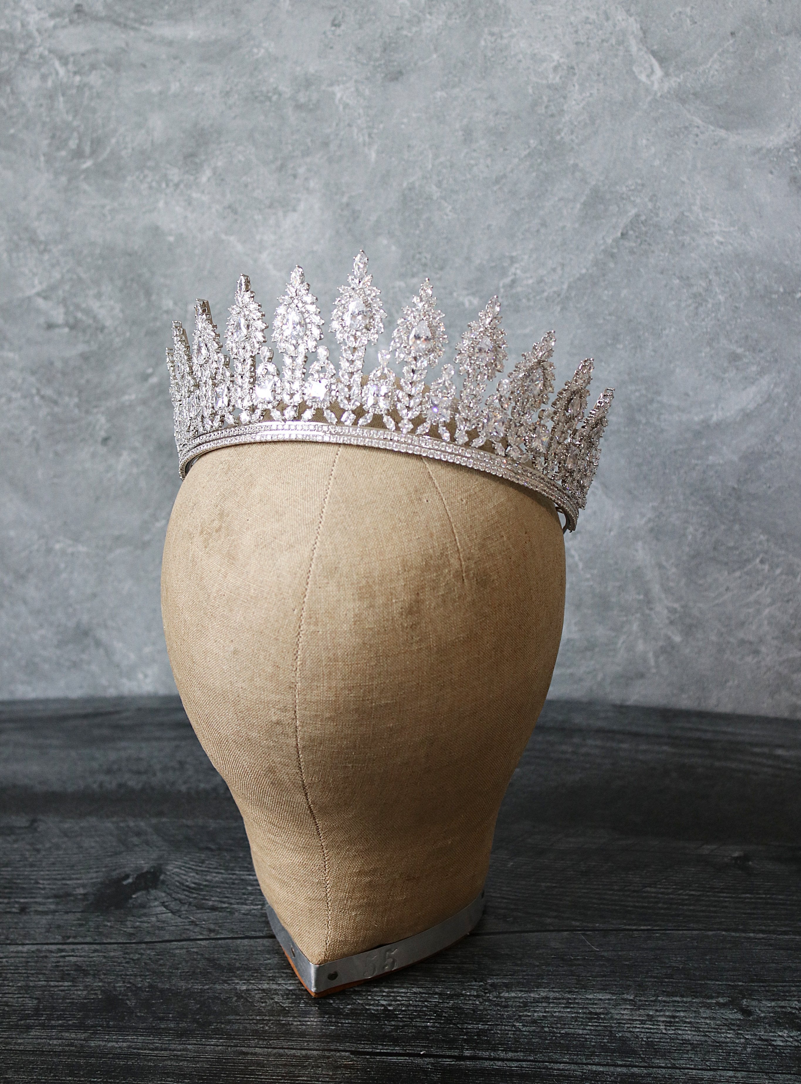 NOELLE Royal Bridal Crown - Elegant Rhinestone Wedding Tiara for Bride, Bridesmaid & Prom | Perfect for Weddings, Quinceañeras, Pageants & Special Occasions