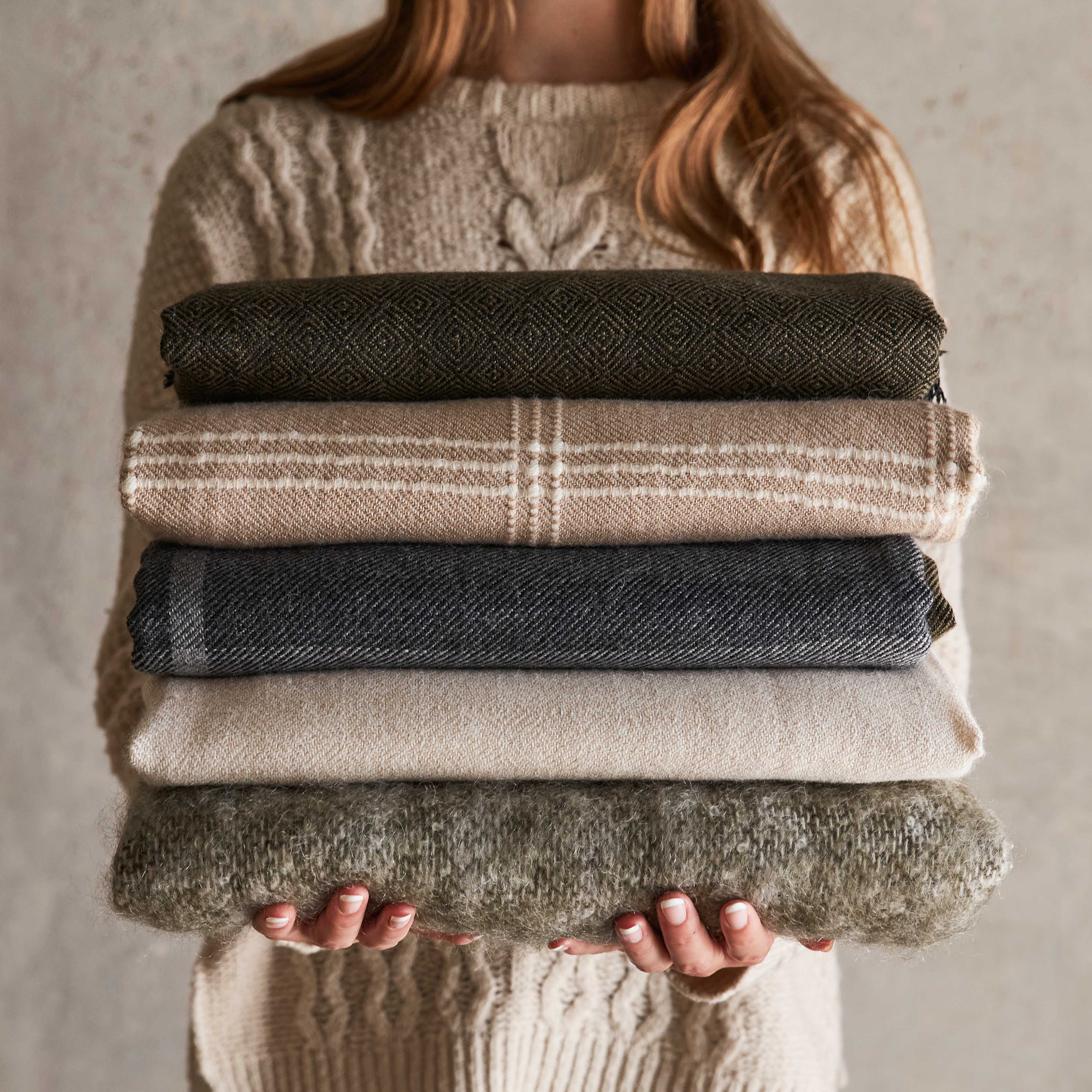 Soft & Cozy Alpaca Wool Throw Blanket - Luxurious Handwoven 100% Baby Alpaca - Perfect for Couch, Bed & Winter Warmth - Elegant Home Decor Gift