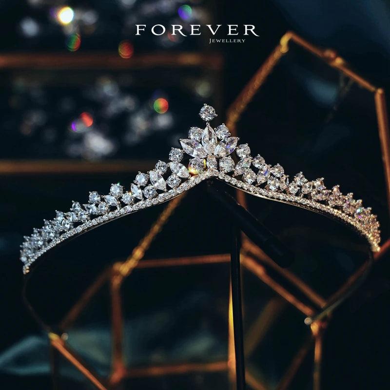 Shining Crystal Diadem Bridal Crown - Elegant Wedding Tiaras & Hair Accessories for Brides | Perfect for Bridal Showers, Weddings & Special Occasions