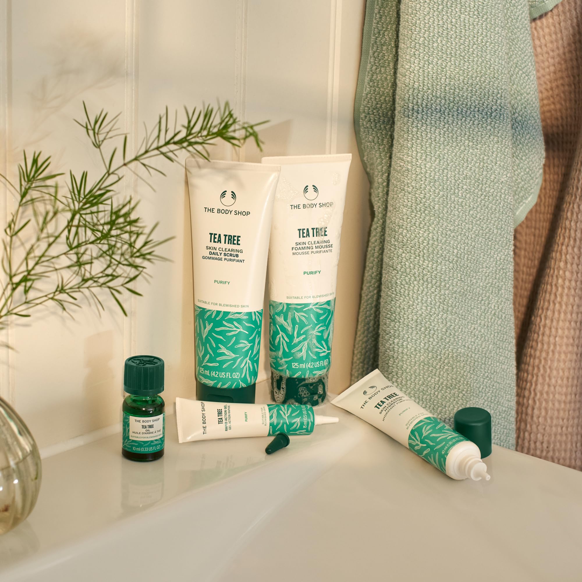 The Body Shop Tea Tree Skin Clearing Foaming Cleanser - Purifying Face Wash for Oily & Acne-Prone Skin - Vegan Formula - 4.2 Fl Oz - Packaging May Vary - Perfect for Daily Skincare Routine & Deep Cleansing