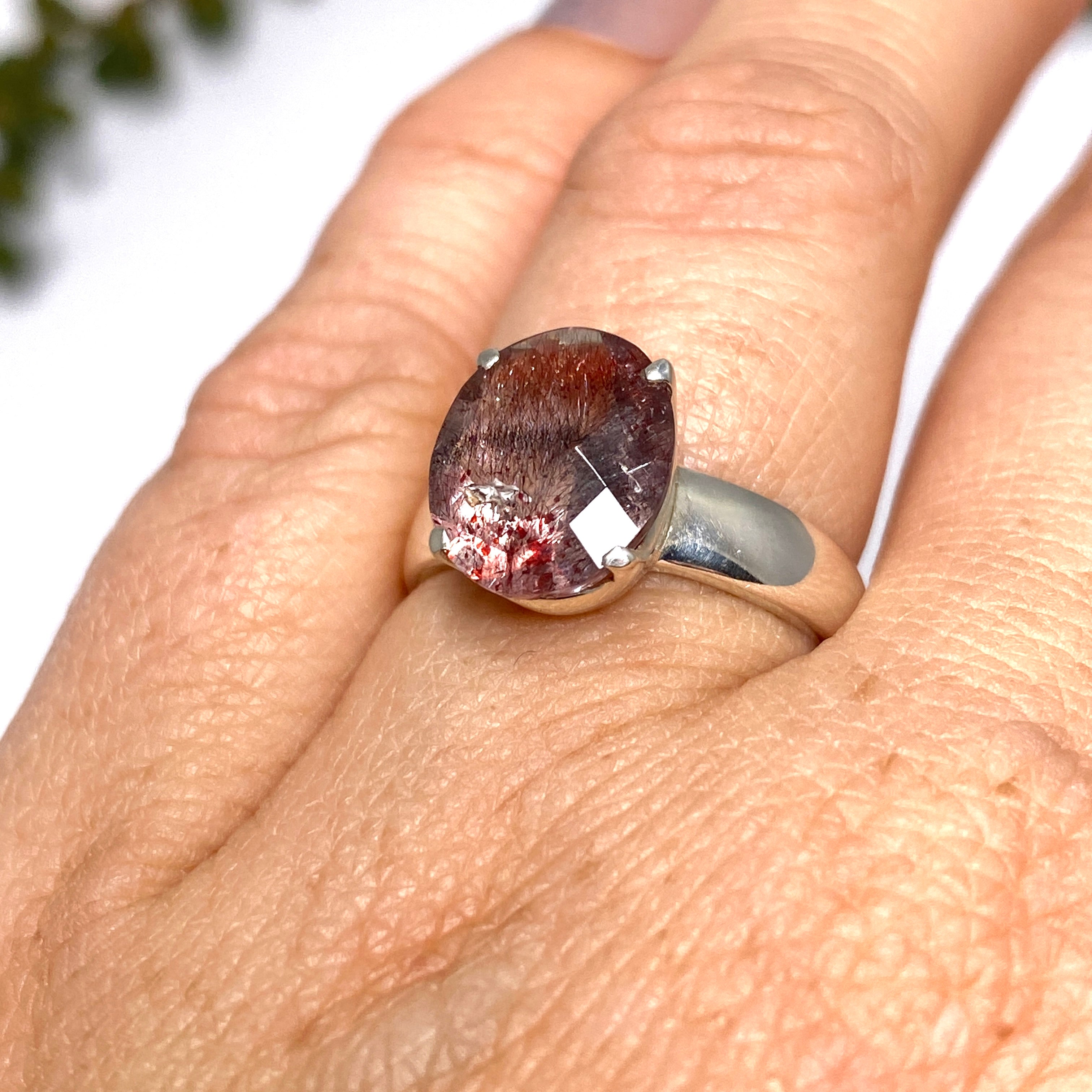 Lepidicrocite in Quartz (Inclusion Quartz) Oval Checkerboard Faceted Ring Size 7 - Elegant Crystal Jewelry for Women, Perfect for Weddings, Parties & Special Occasions