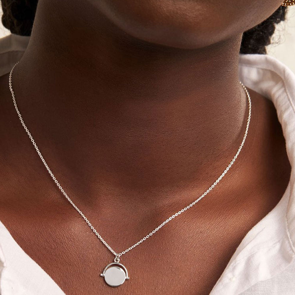 Planets Orbit Necklace - Solar System Jewelry for Women, Space Themed Pendant for Astronomy Lovers - Perfect for Gifts, Cosplay & Everyday Wear
