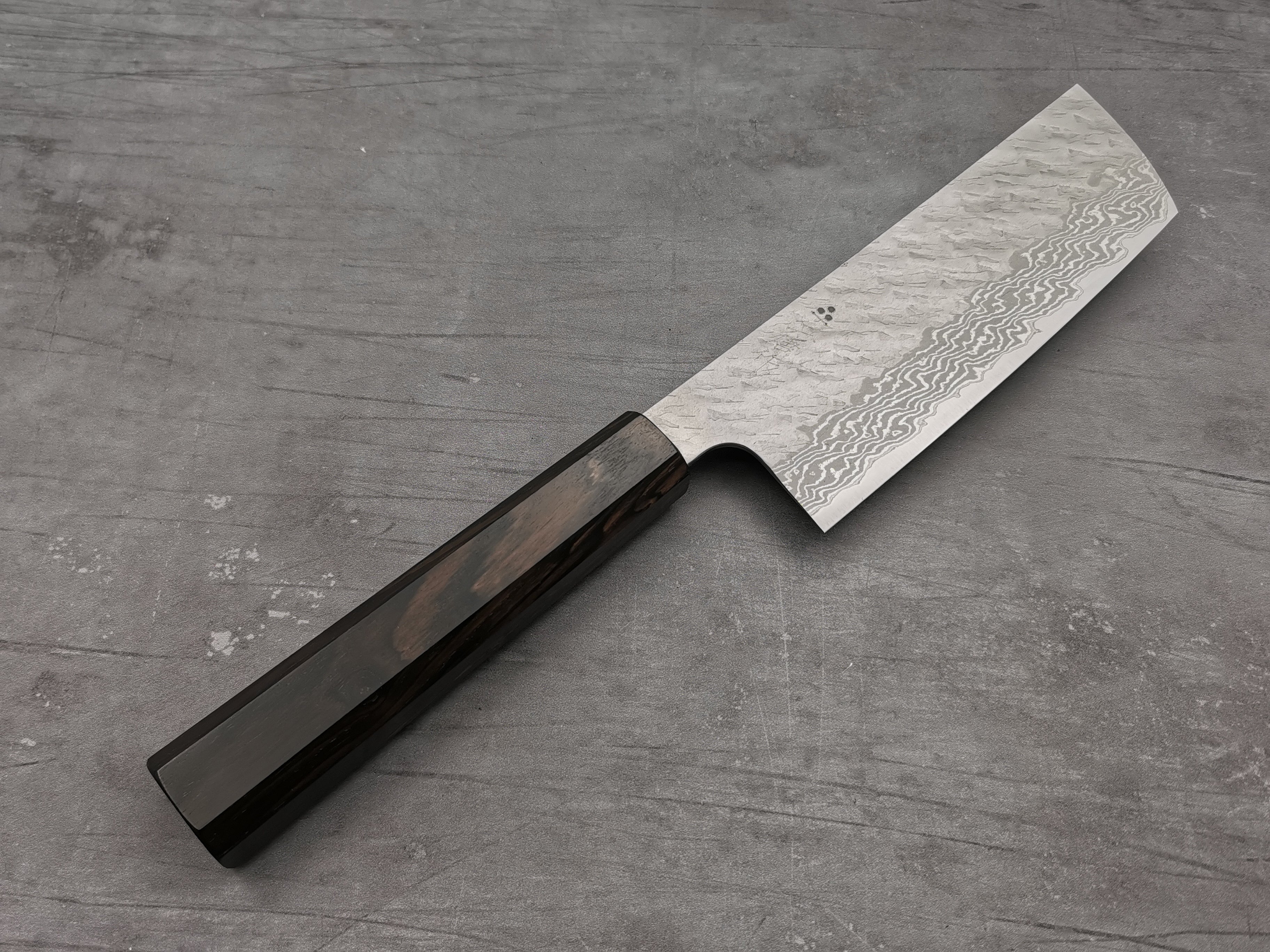 Nigara Hamono VG10 Damascus Nakiri Knife - Japanese Chef Knife for Vegetable Cutting, Slicing & Chopping - Perfect for Home Kitchen, Professional Cooking & Sushi Preparation