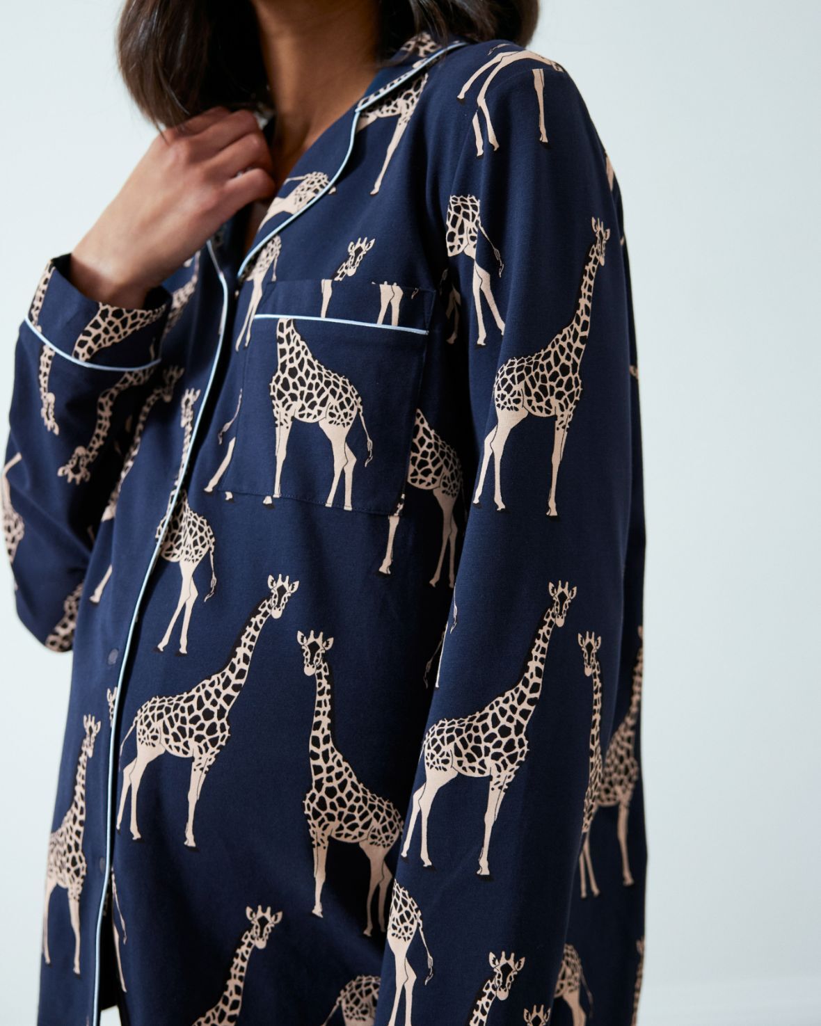 Organic Cotton Maternity Pajama Set with Giraffe Print - Navy Blue - Comfortable Sleepwear for Pregnant Women - Perfect for Relaxing at Home or Hospital Stay