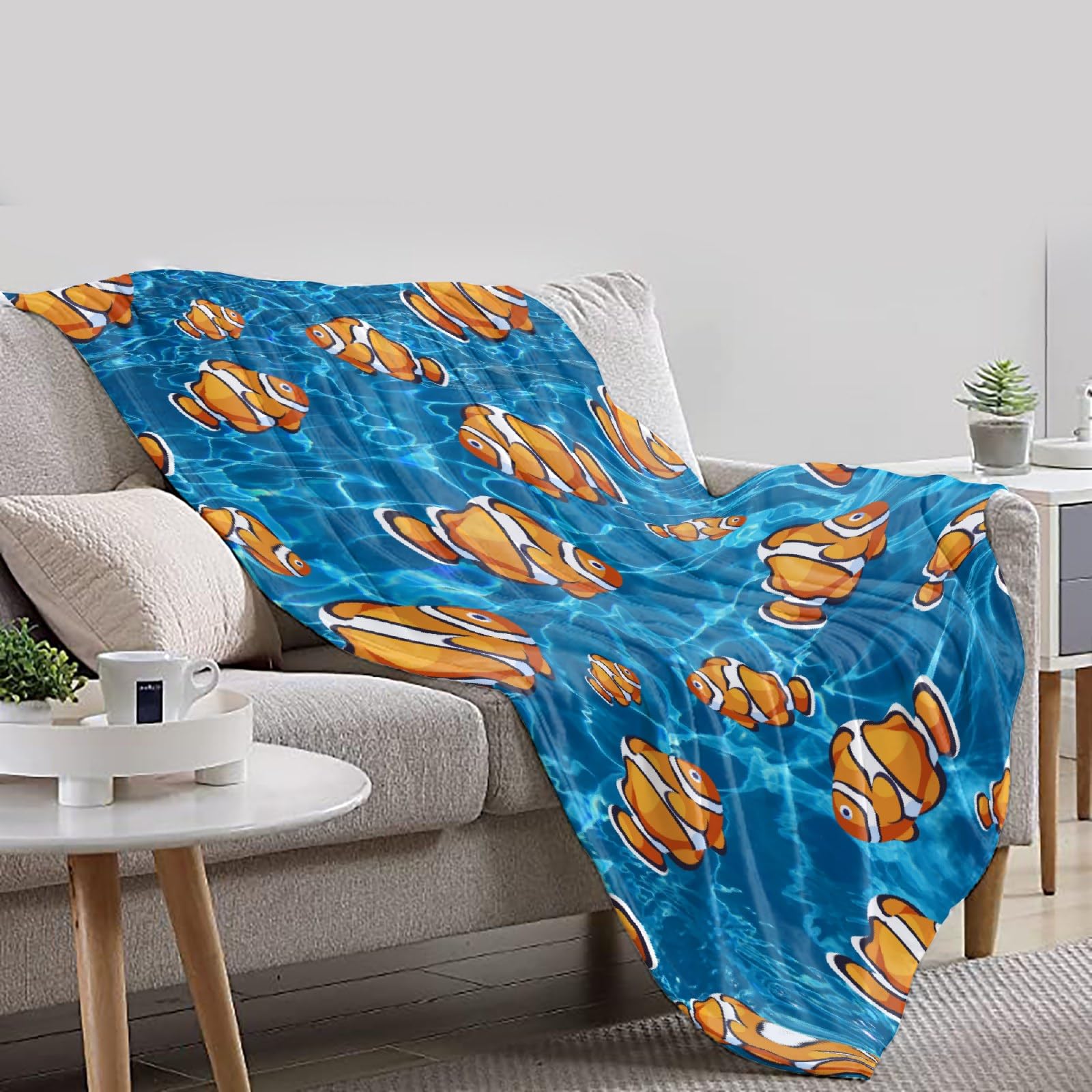 Soft & Warm Clownfish Fleece Throw Blanket 80 x 60 Inches - Lightweight Cozy Blanket for Bed, Sofa, Couch & Car - Perfect Gift for Adults - Ideal for Movie Nights, Camping & Winter Snuggles