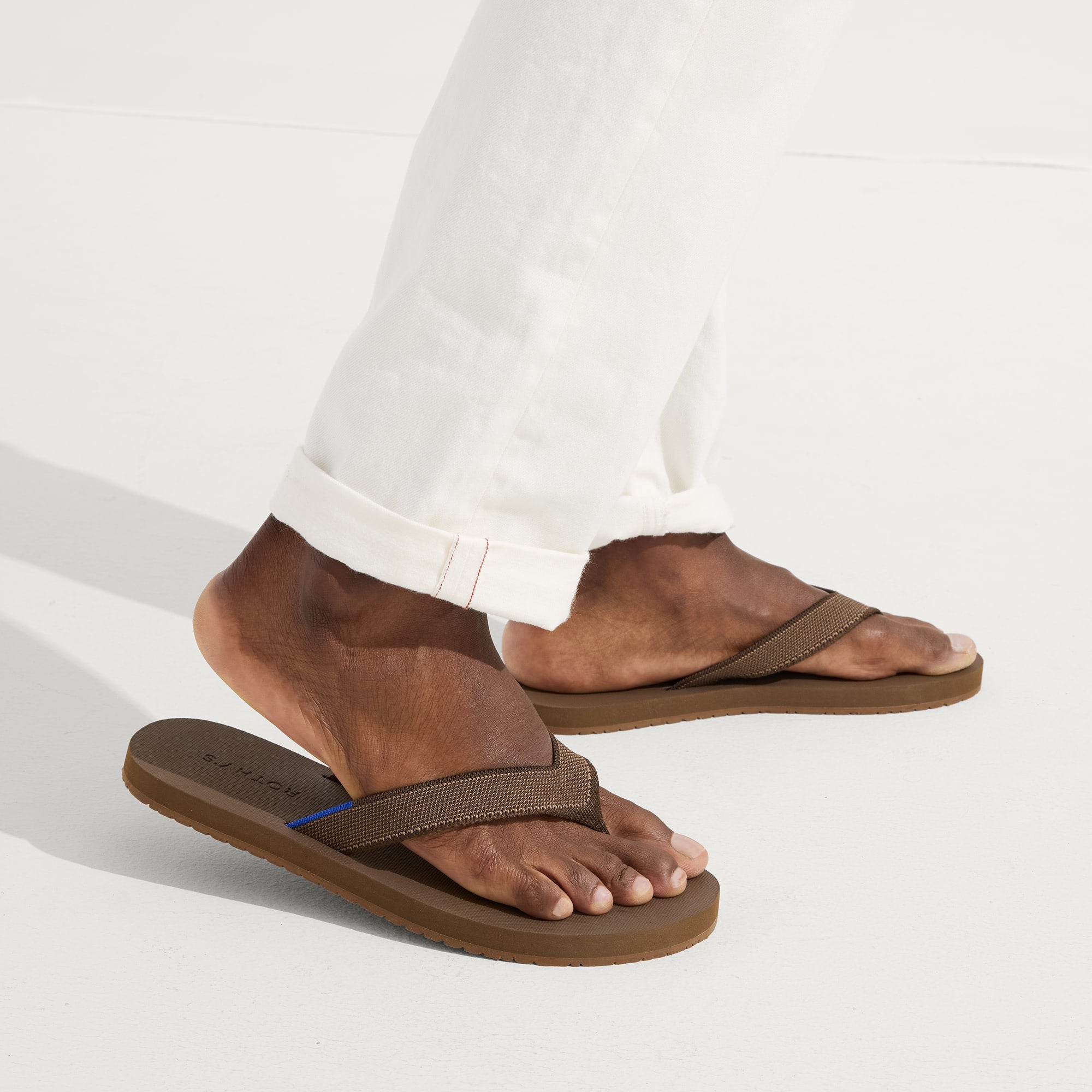 Men's Comfortable Flip Flops - Driftwood Brown Color | Perfect for Beach, Pool, and Summer Outdoor Activities