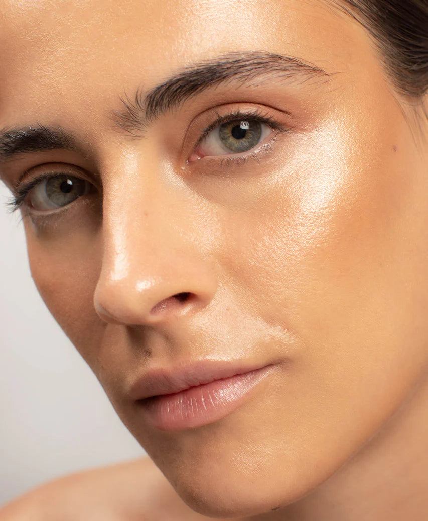 Vanilla Highlighter Pen - Dual Tip Chisel & Fine Point for Makeup, Contouring & Highlighting - Perfect for Face, Cheekbones & Body - Vegan & Cruelty-Free