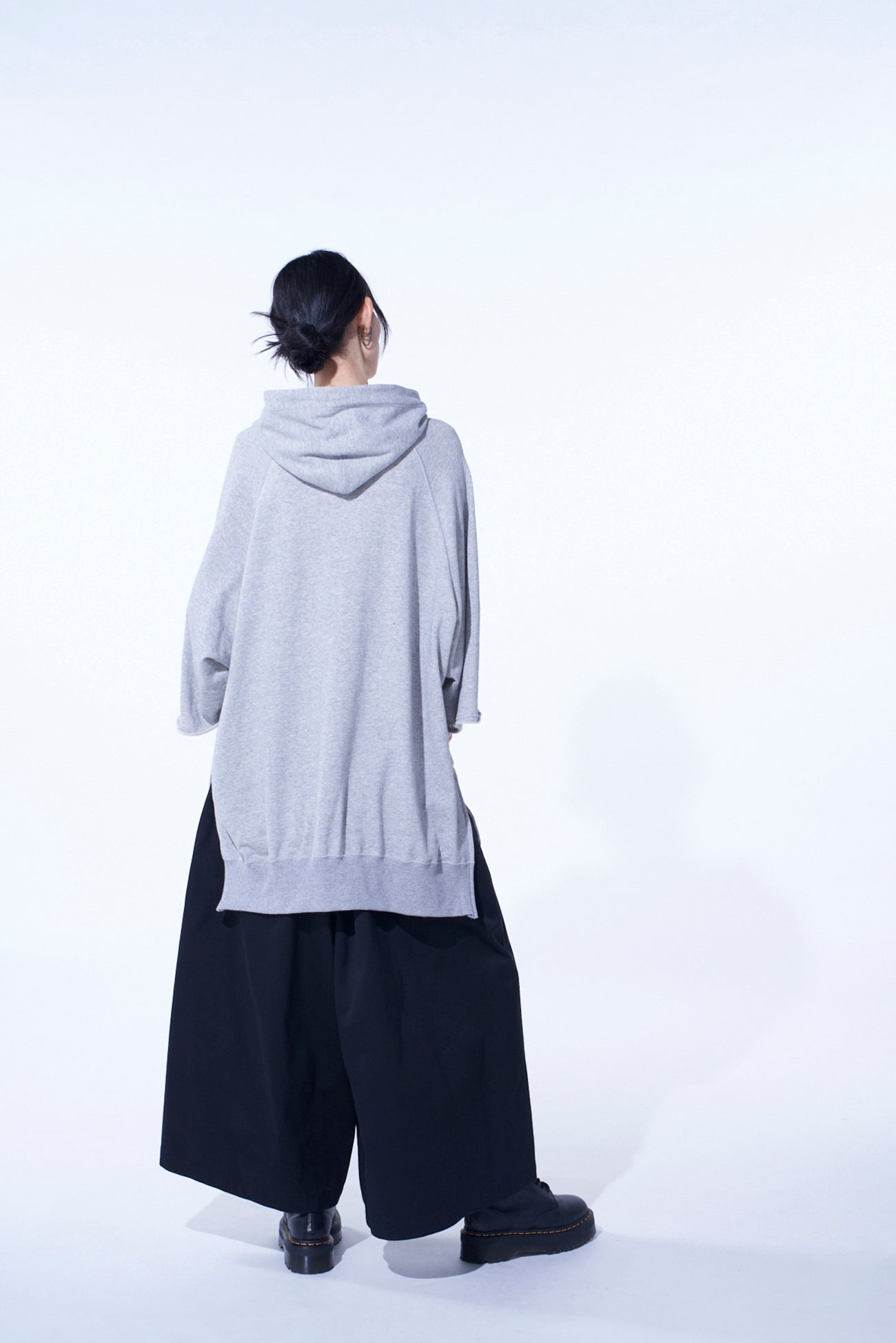 Breathable Cotton Gauze Short Sleeve Hoodie with Side Zippers - Casual Oversized Pullover for Summer, Yoga, and Outdoor Activities