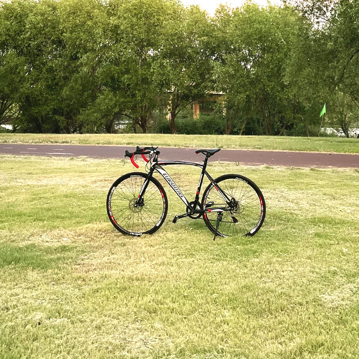 EUROBIKE XC550 Road Bike for Adults - 21 Speed, 54cm Frame, Dual Disc Brakes | Perfect for Commuting, Fitness & Road Cycling