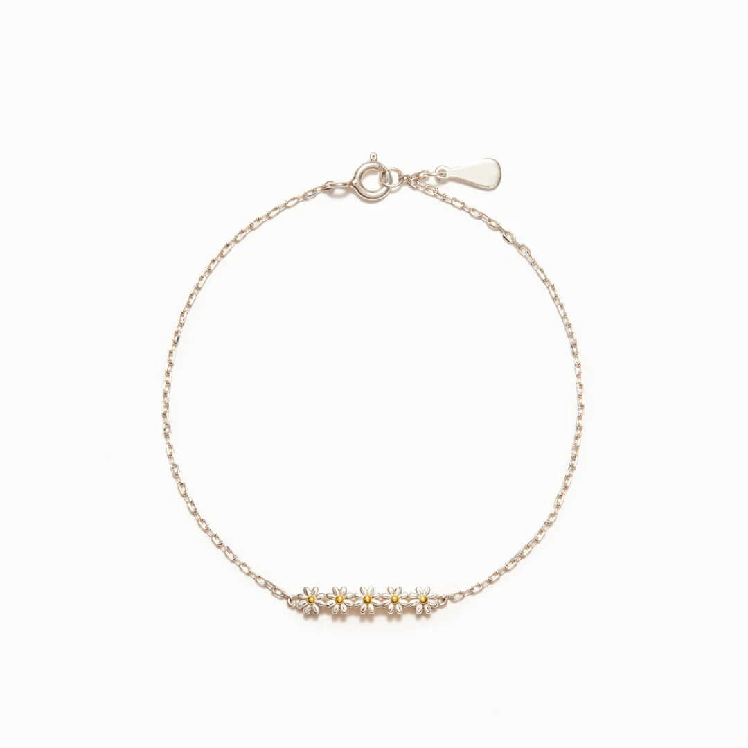 White Daisy Flower Adjustable Bracelet for Women - Elegant Floral Beaded Stretchable Wristband - Perfect for Spring, Summer, Boho Fashion & Everyday Wear