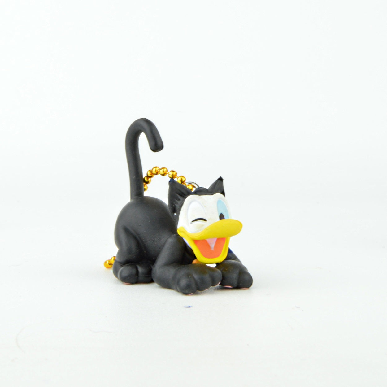 Disney Halloween Black Cat Mascot Keychain - Cute Swing Keyring for Bags & Backpacks - Perfect for Halloween Decor, Cosplay Accessories & Gift Giving