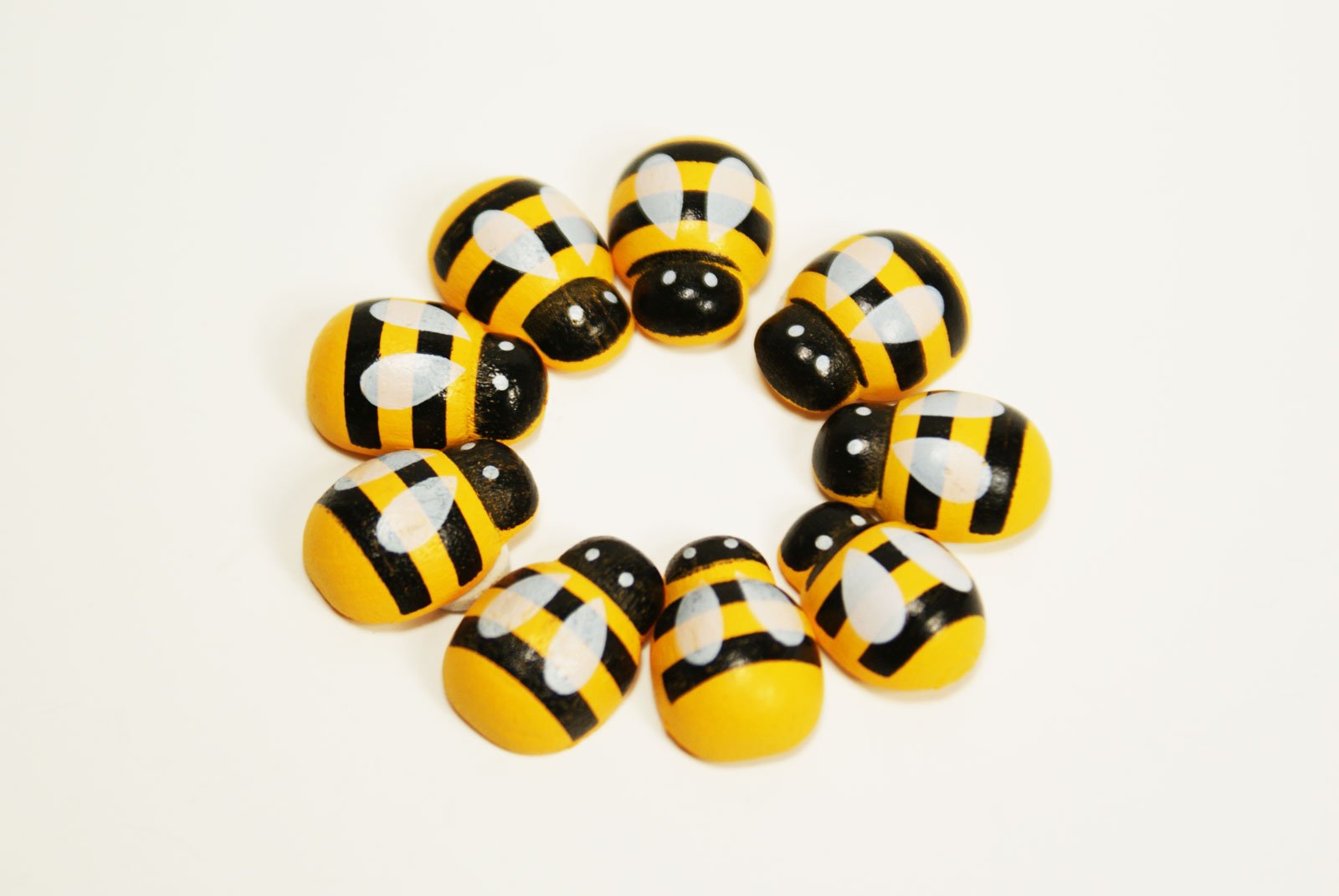 Bumble Bee Wood Flatback Scrapbook Stickers - 22pcs Spring Easter Craft Decorations (3/4 Inch) - Perfect for DIY Scrapbooking, Card Making, and Home Decor Projects