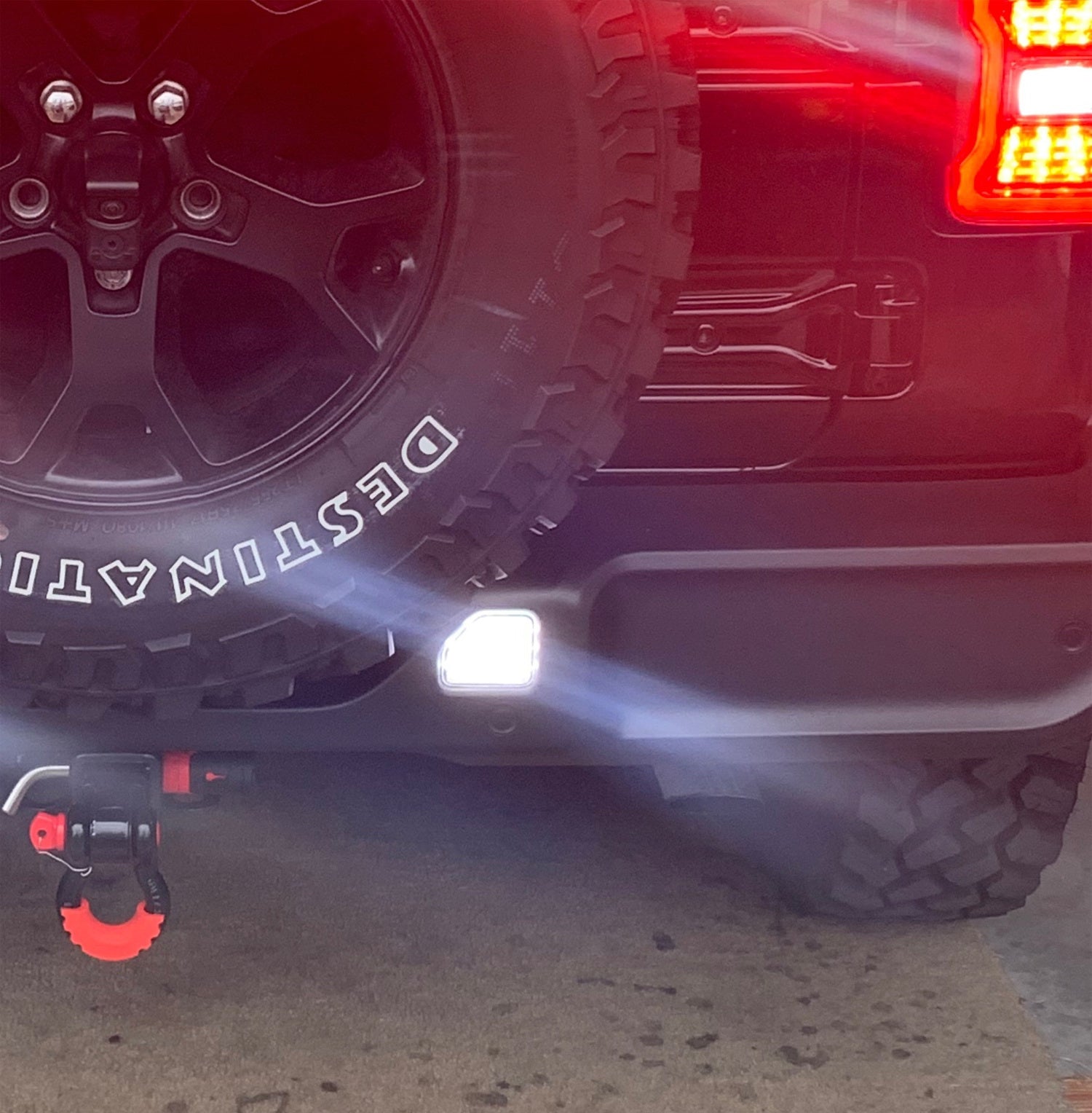 Clear Lens White LED Rear Bumper Reflector Light Kit for 2018+ Jeep Wrangler JL - Upgrade Your Off-Road Safety & Style for Night Driving & Trail Adventures