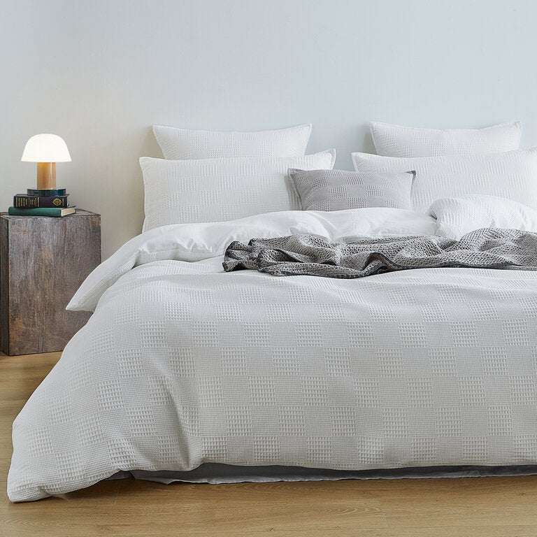 100% Cotton Checkered Waffle Quilt Cover Set - Queen Size White | Soft & Breathable Bedding for Cozy Nights | Perfect for Master Bedrooms & Guest Rooms