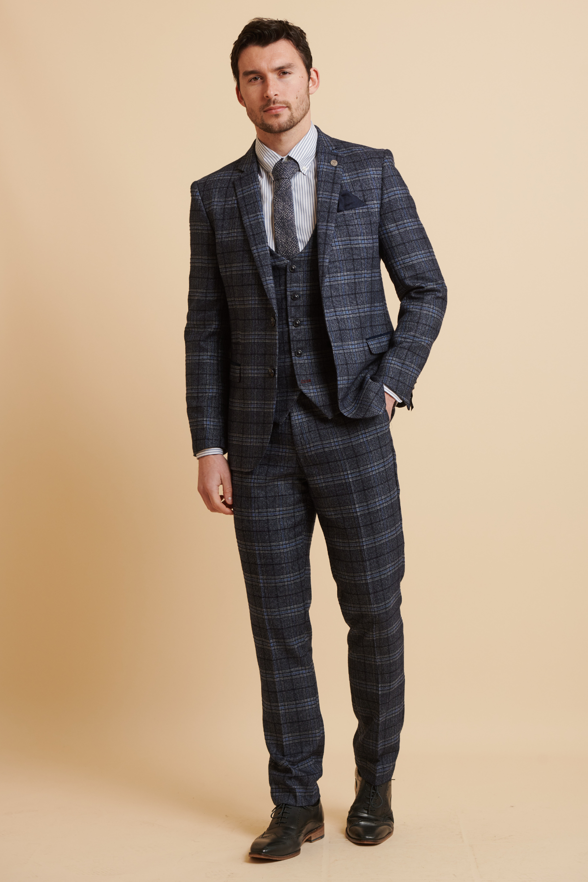 Everton FC James Tarkowski Andy Blue Check Suit - Official Football Player Outfit for Matchdays & Special Events