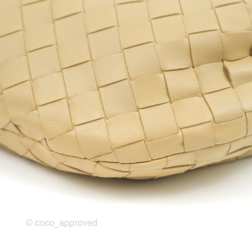 Bottega Veneta Intrecciato Mini Jodie Clutch Bag in Porridge Lambskin with Gold Hardware - Luxury Crossbody Purse for Women, Perfect for Evening Parties & Date Nights